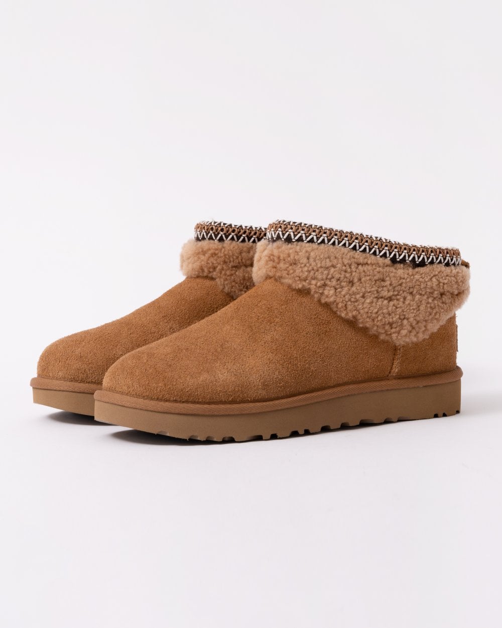 UGG Womens Classic Ultra Mini Maxi Curly Boots - Chestnut