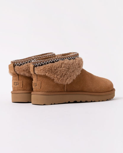 UGG Womens Classic Ultra Mini Maxi Curly Boots - Chestnut