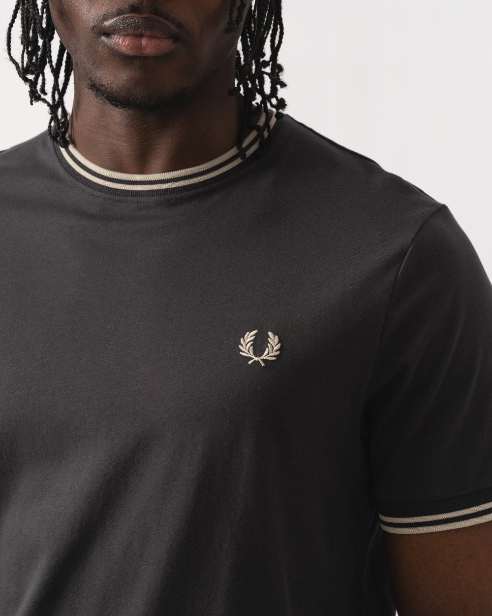 Fred Perry Mens Twin Tipped T-Shirt S/S 25 - Anchor Grey/Oatmeal V56