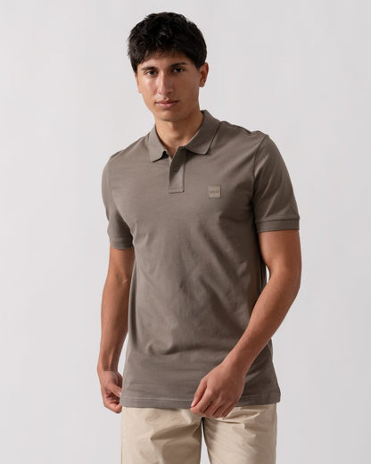 BOSS Orange Passenger Mens Stretch-Cotton Slim-Fit Polo Shirt with Logo Patch - Open Beige 294