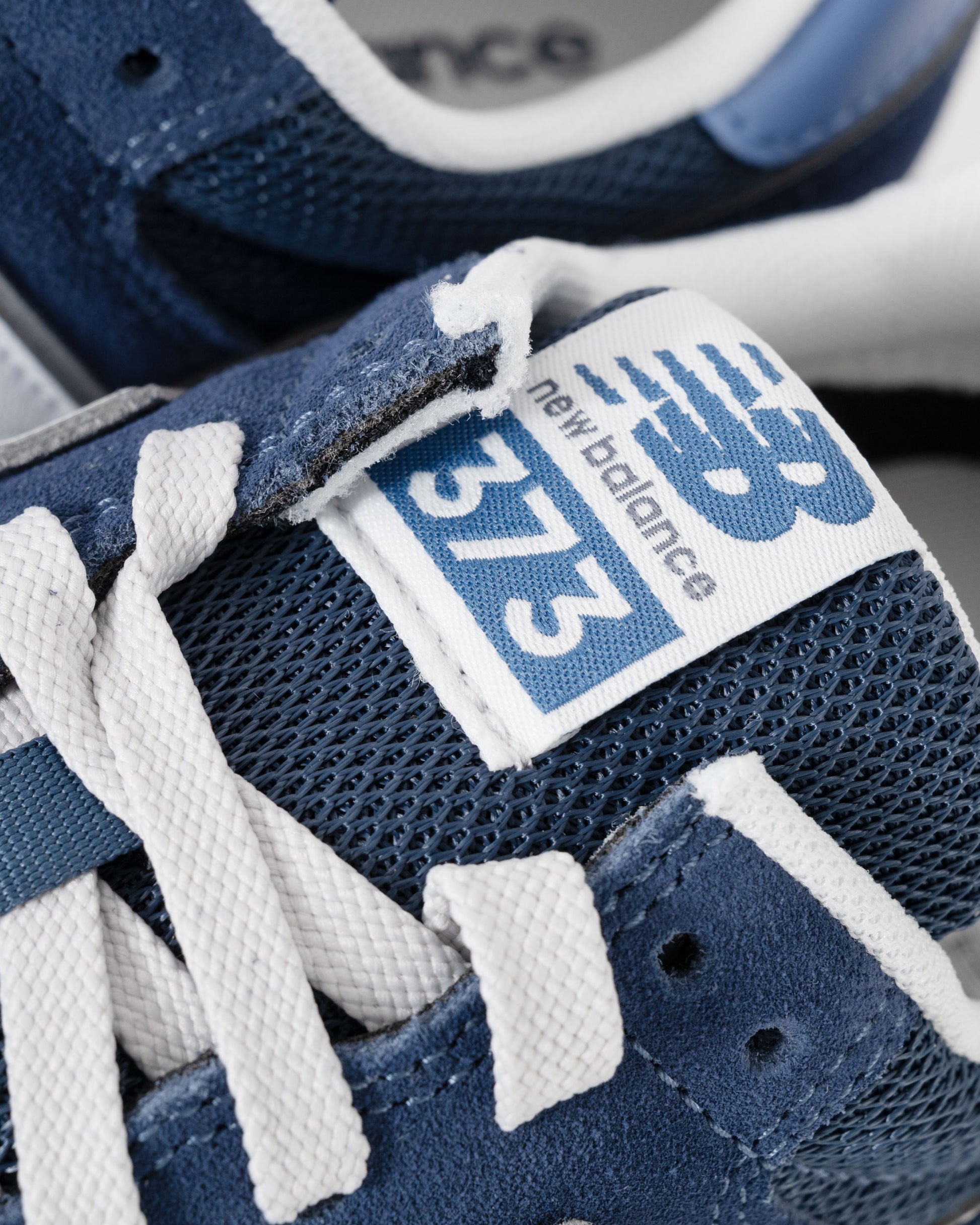 New Balance 373 Womens Trainers - Navy Blue | CHO | Designer Womens Trainers