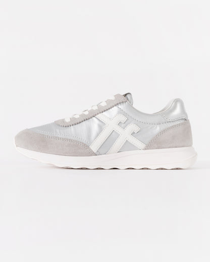 FitFlop Womens Retro-Q FF Metallic-Fabric/Suede Trainers - Silver/Urban White E11 | CHO | Designer Womens Trainers