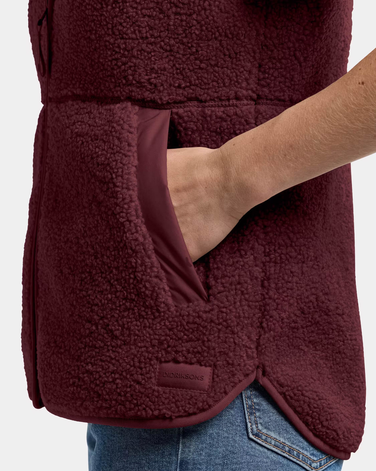 Didriksons Womens Siv Fleece Gilet - Old rust 147 side pocket detail