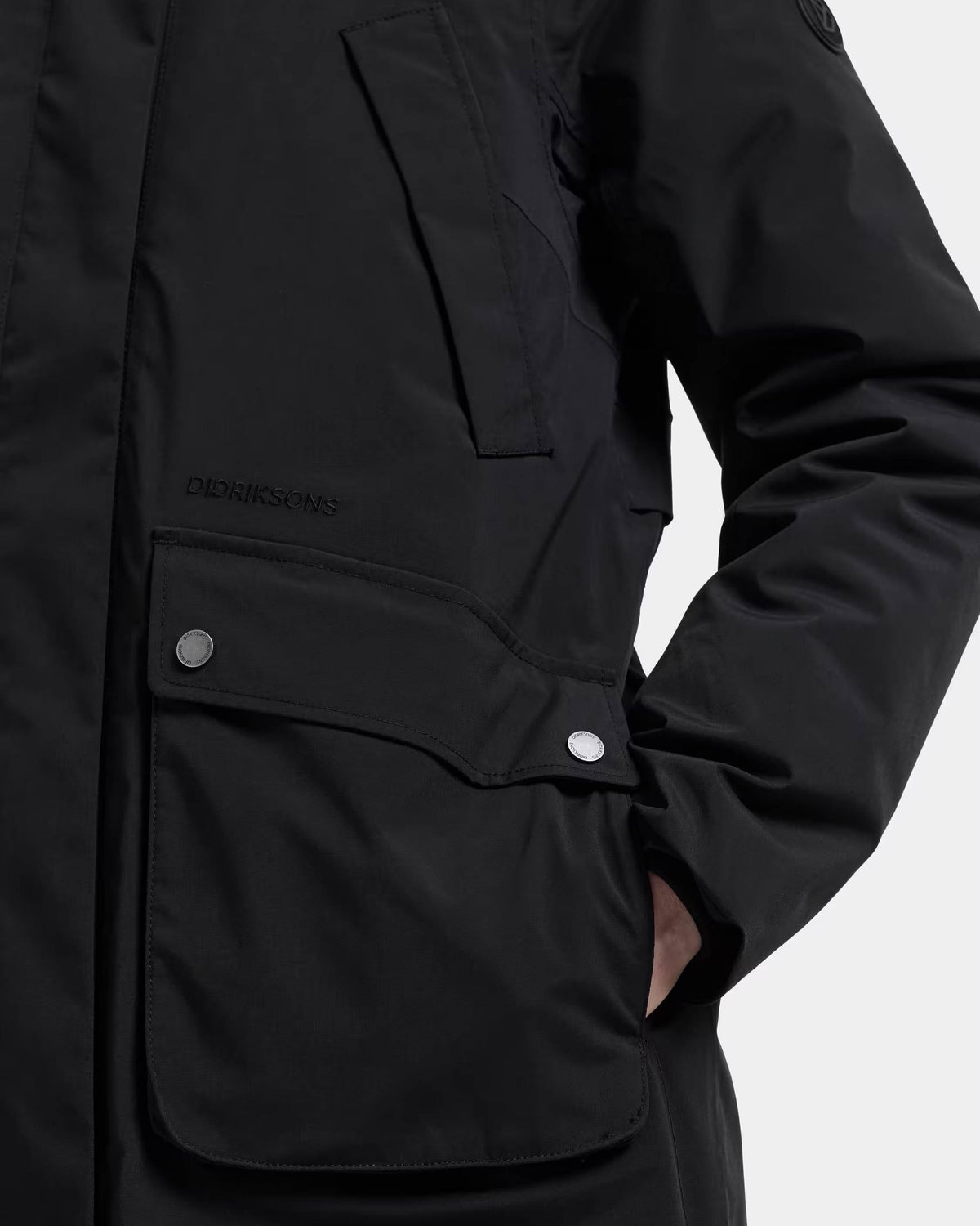 Didriksons Womens Melody Long Parka 2 - Black 060 pocket detail