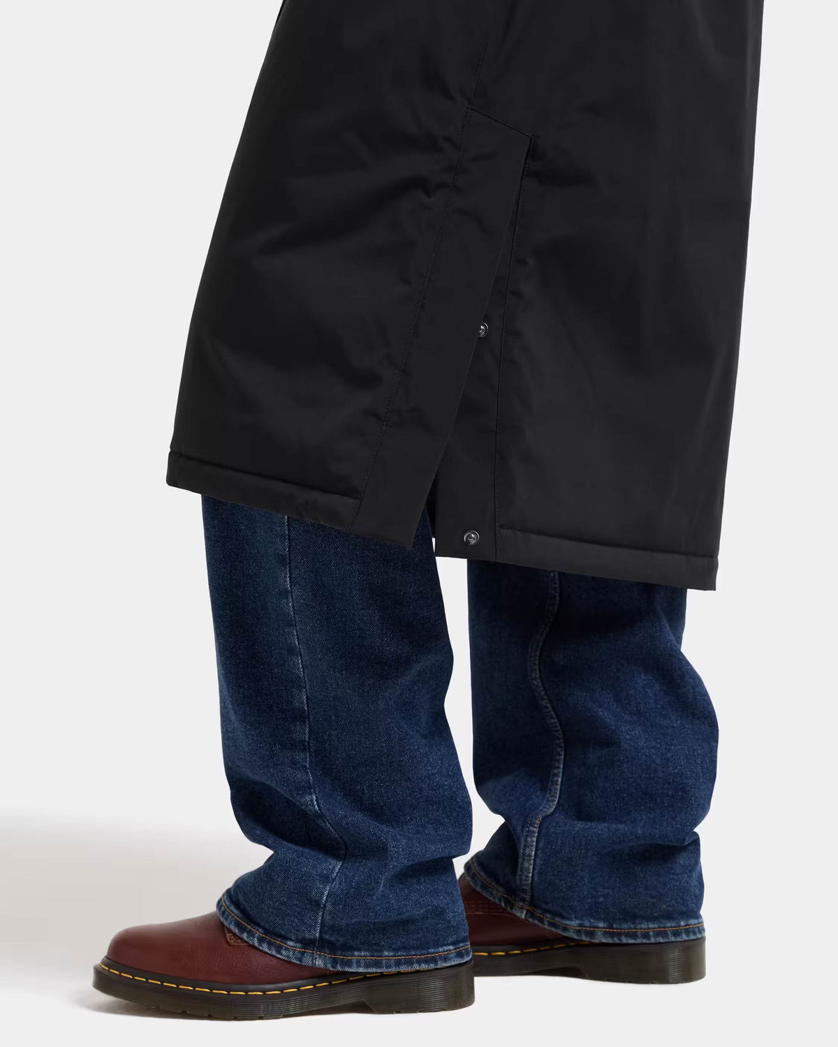 Didriksons Womens Melody Long Parka 2 - Black 060 hem detail