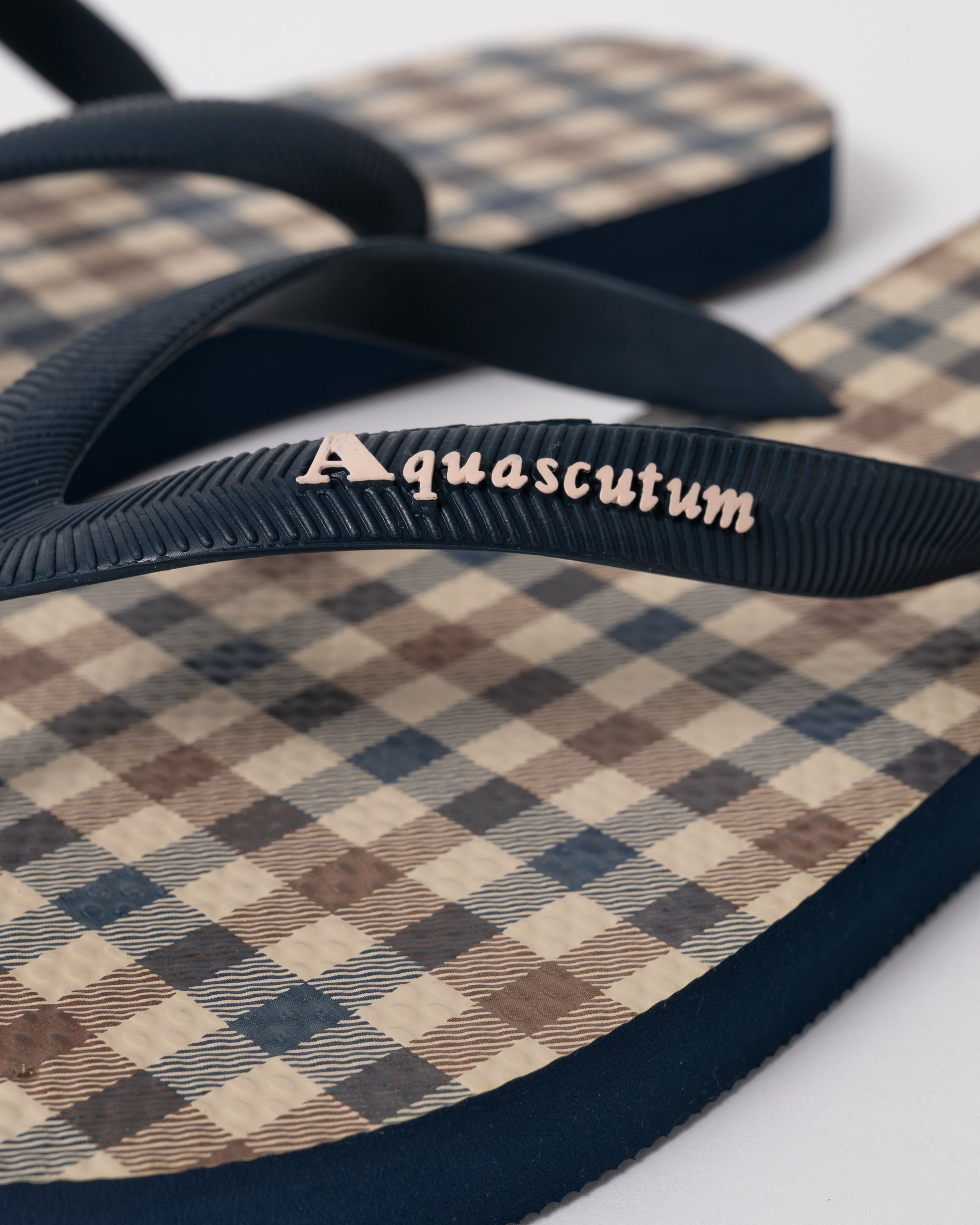 Aquascutum Iconic Mens Flip-Flops with Club Check Print in Navy 11