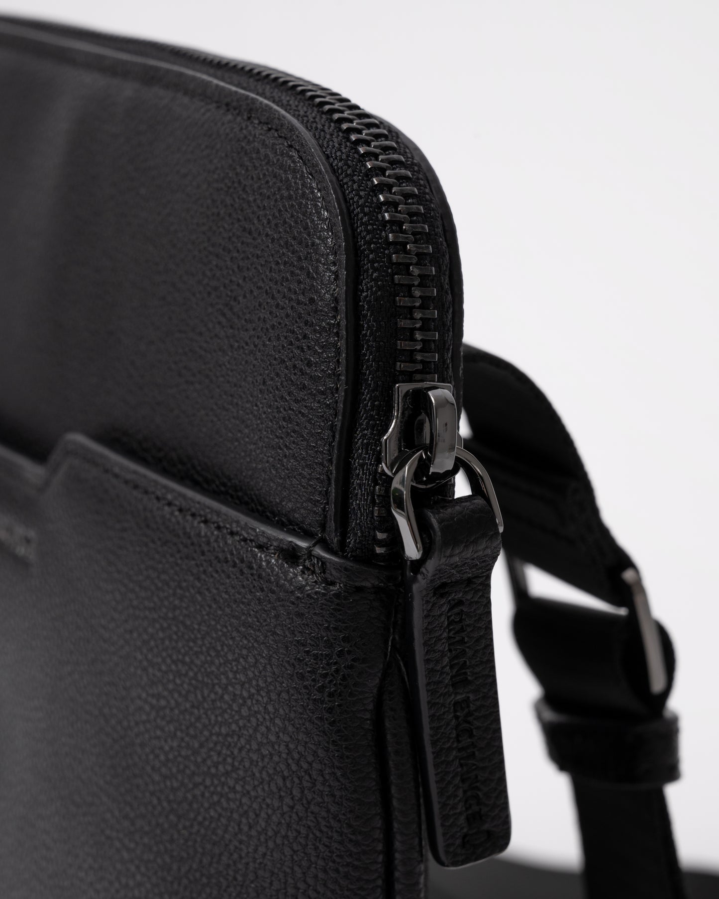 Armani Exchange Mens Slim Envelope Messenger Bag - Black UC001 zip detail