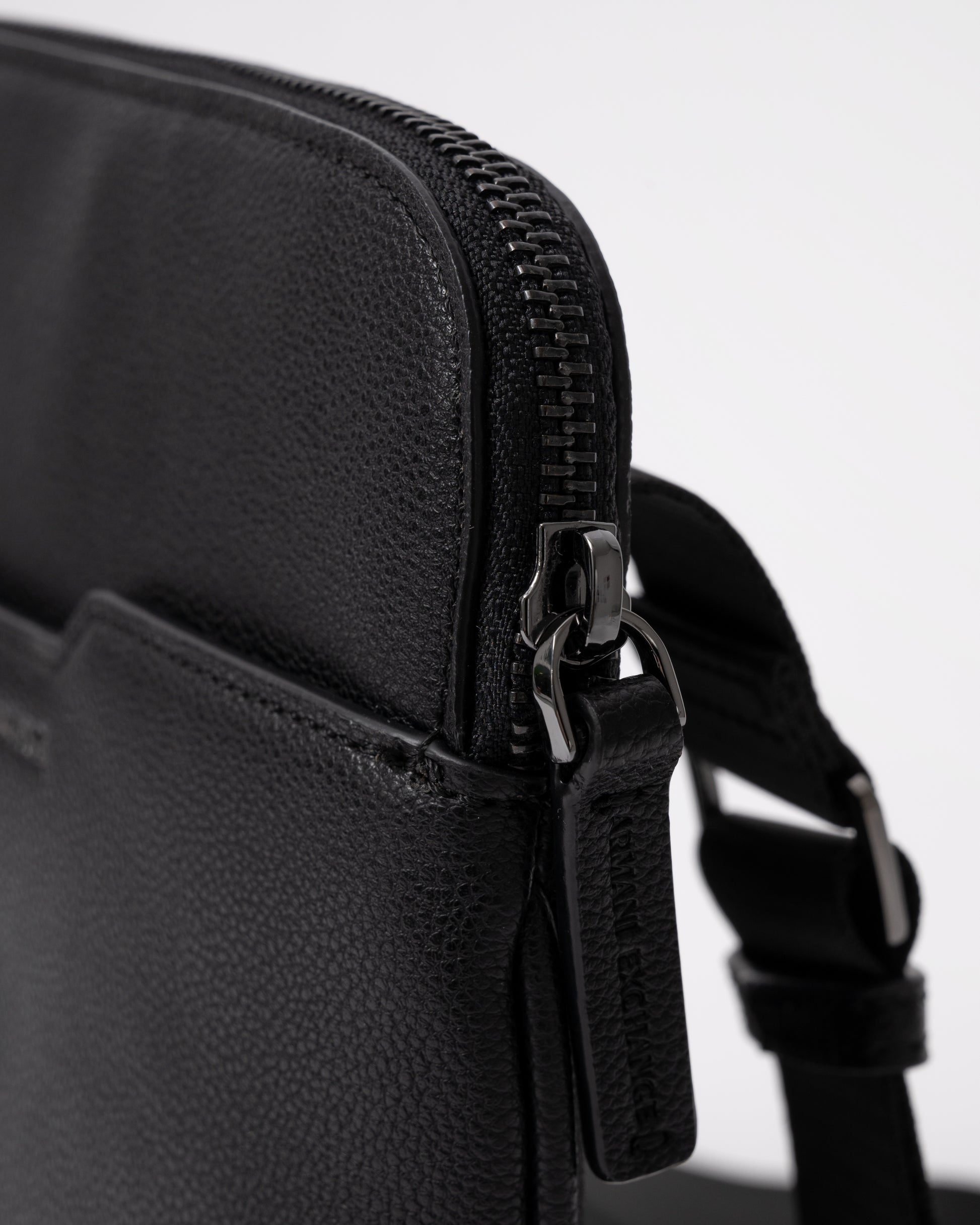 Armani Exchange Mens Slim Envelope Messenger Bag - Black UC001 zip detail