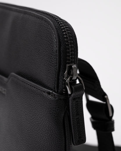 Armani Exchange Mens Slim Envelope Messenger Bag - Black UC001 zip detail