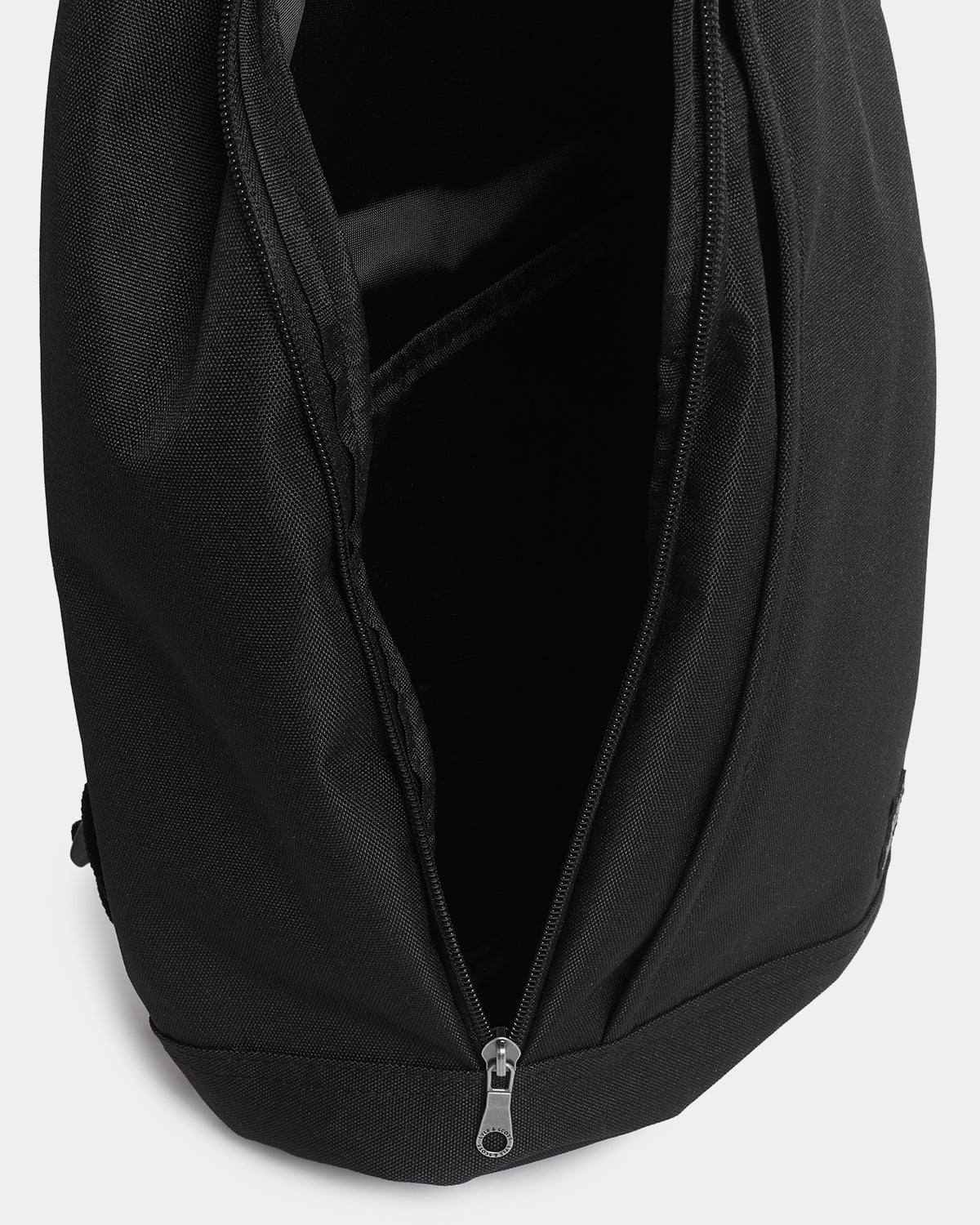 Lyle & Scott Sling Bag - Z865 Jet Black
