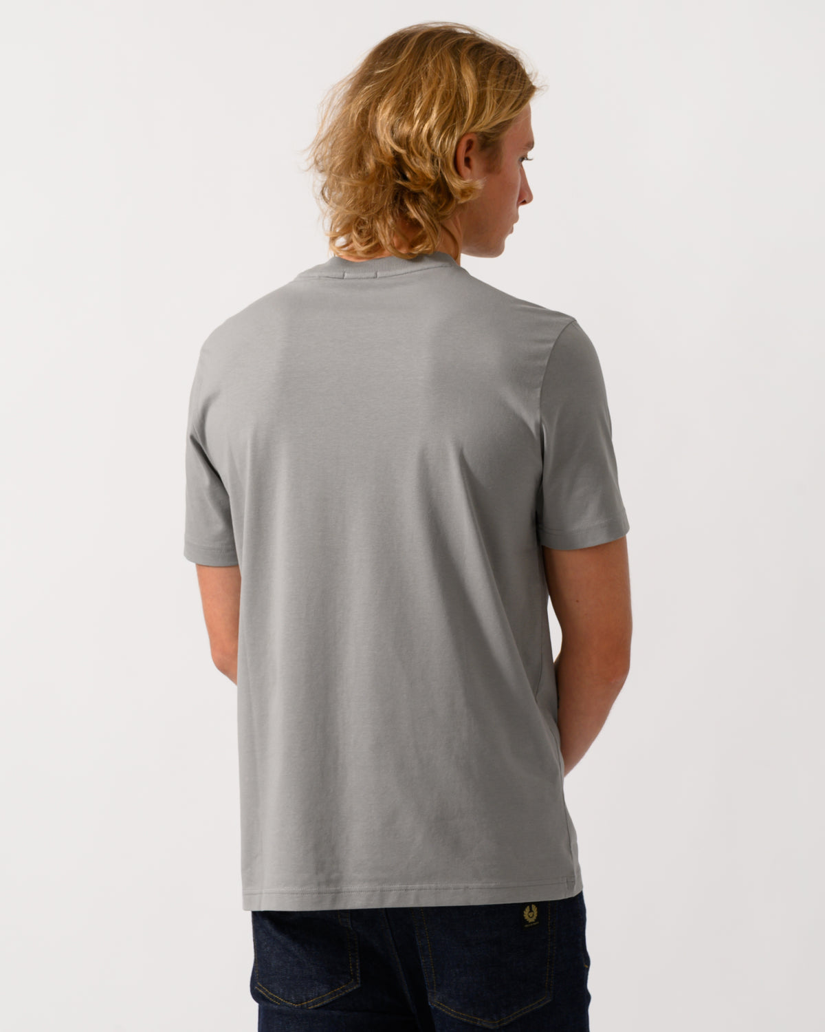 back of a model wearing a BOSS Green Tee Mens Stretch Cotton T-Shirt with Contrast Logo in Open Grey 063