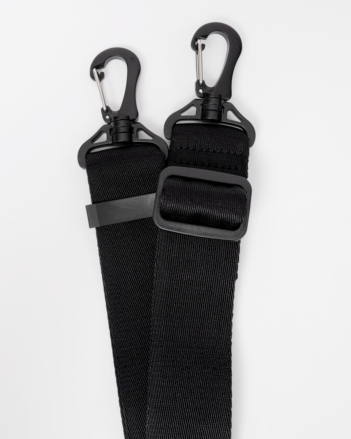 Straps on the BOSS Orange Catch 3.0 Mens Holdall 50567750 - Black 001