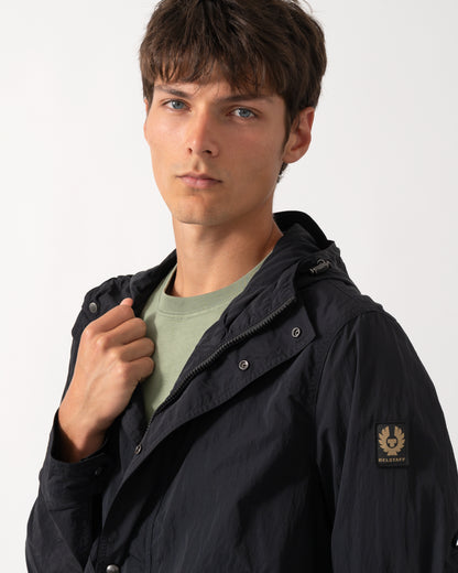 close up of a model wearing a Belstaff Mens Marsh Jacket in Black