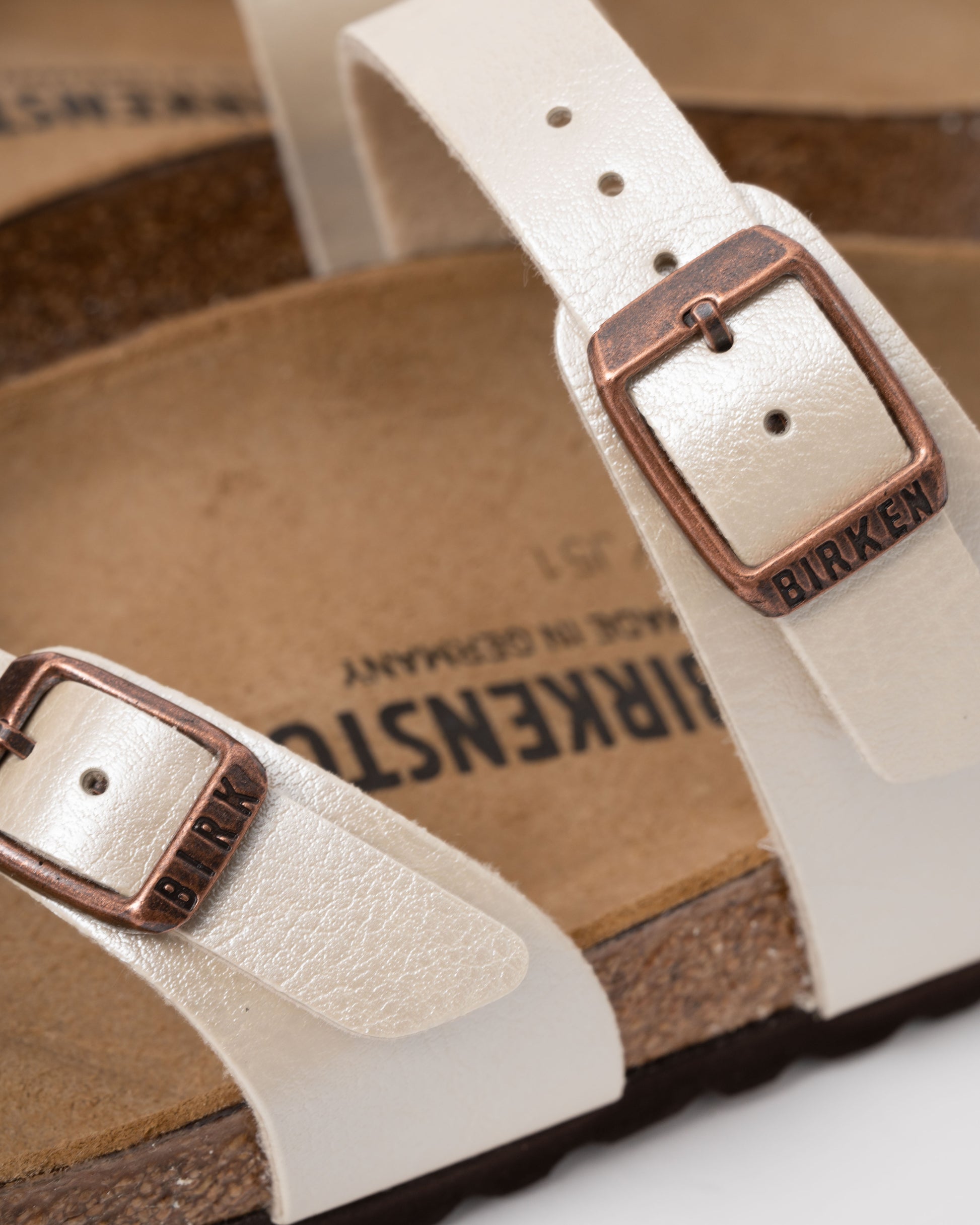 buckle detail of Birkenstock Mayari Birko Flor Womens Sandals in Graceful Pearl White