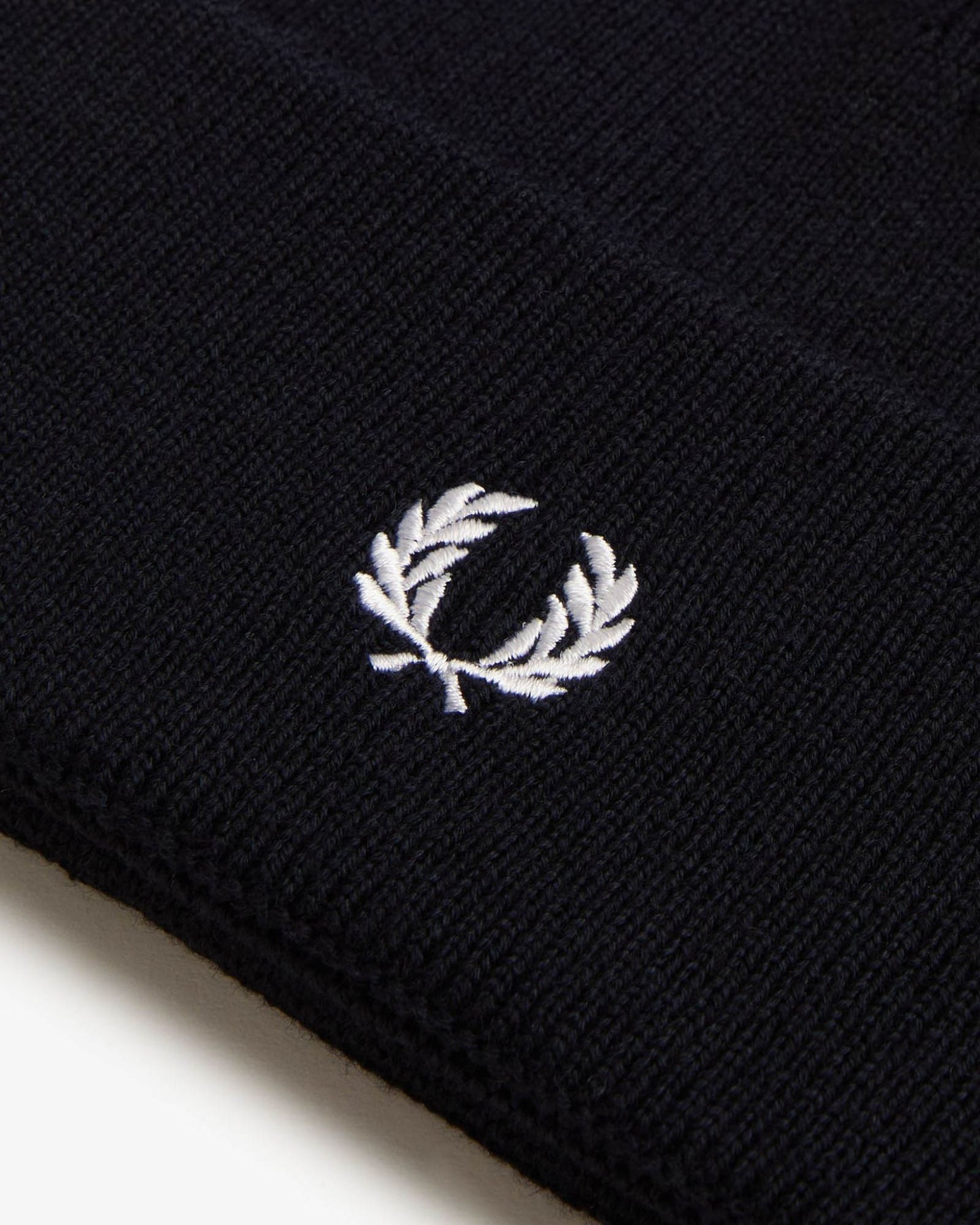 Fred Perry Mens Classic Beanie - Navy/Snow White T05