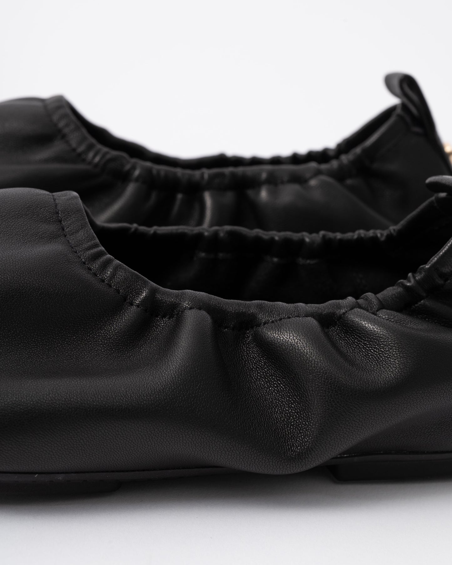 FitFlop Delicato Poise Leather Ballerina Shoes - All Black 090