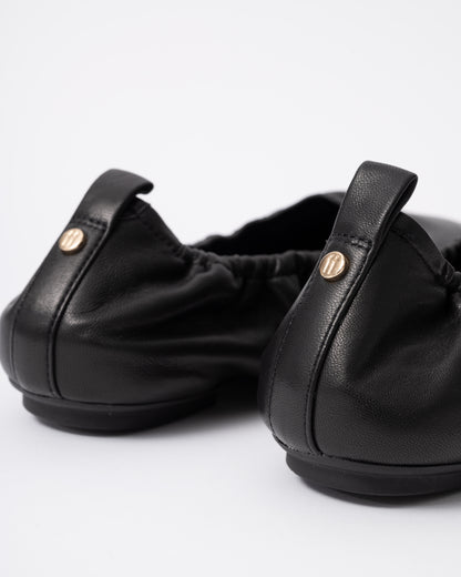 FitFlop Delicato Poise Leather Ballerina Shoes - All Black 090