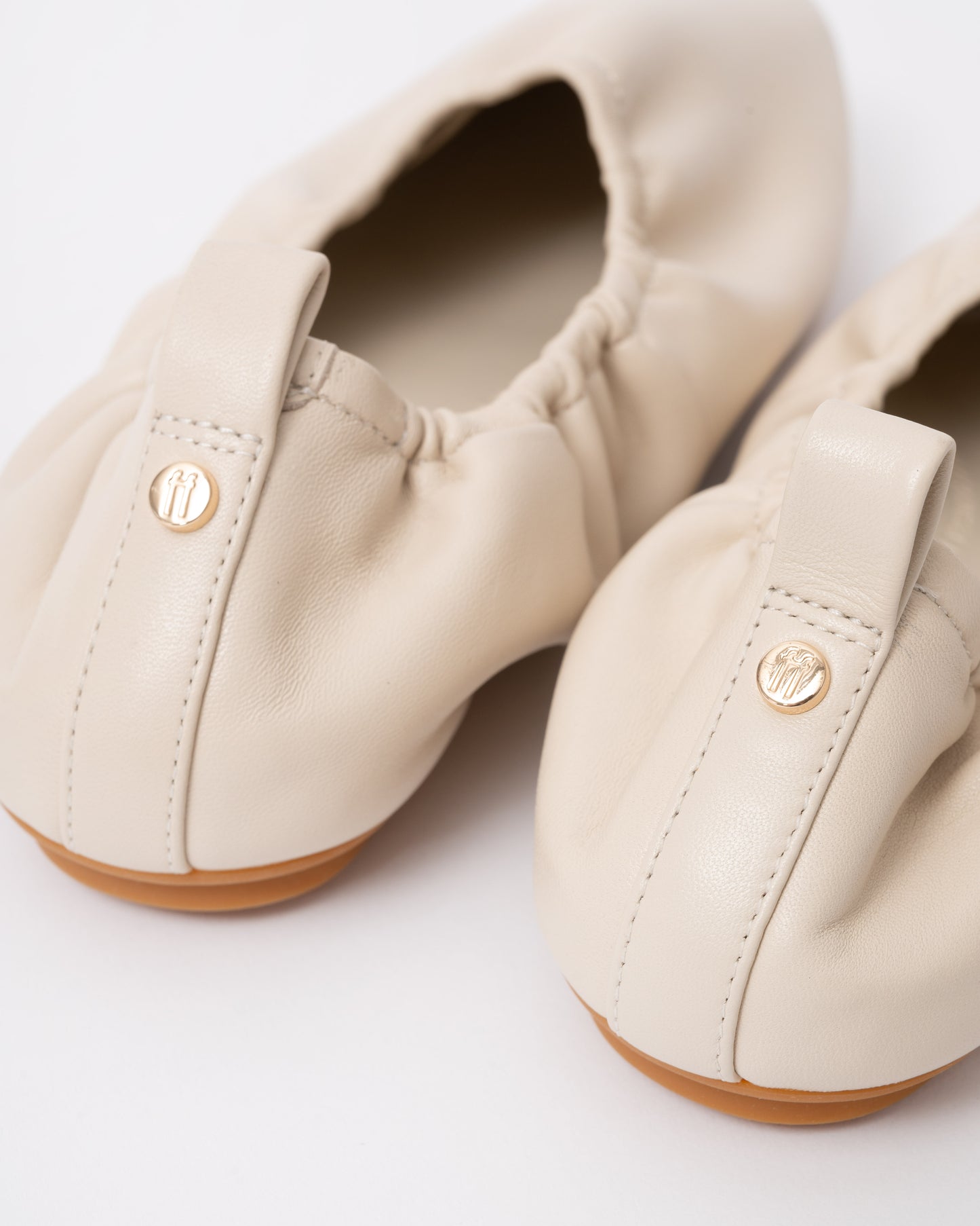 FitFlop Delicato Poise Leather Ballerina Shoes - Hazy Taupe E40