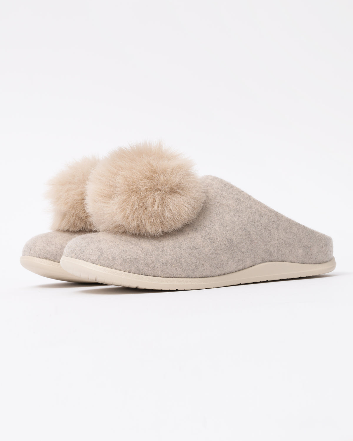 Front of the FitFlop IQ-Snug Womens Felt Pom Pom Slipper - Hazy Taupe E40