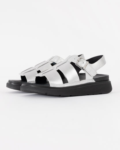 FitFlop Womens GEN-FF Tumbled-Leather Fisherman Sandals - Silver 011 | CHO | Designer Womens Sandals