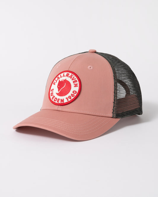 side of Fjallraven 1960 Logo Unisex Langtradarkeps in Dusty Rose 300