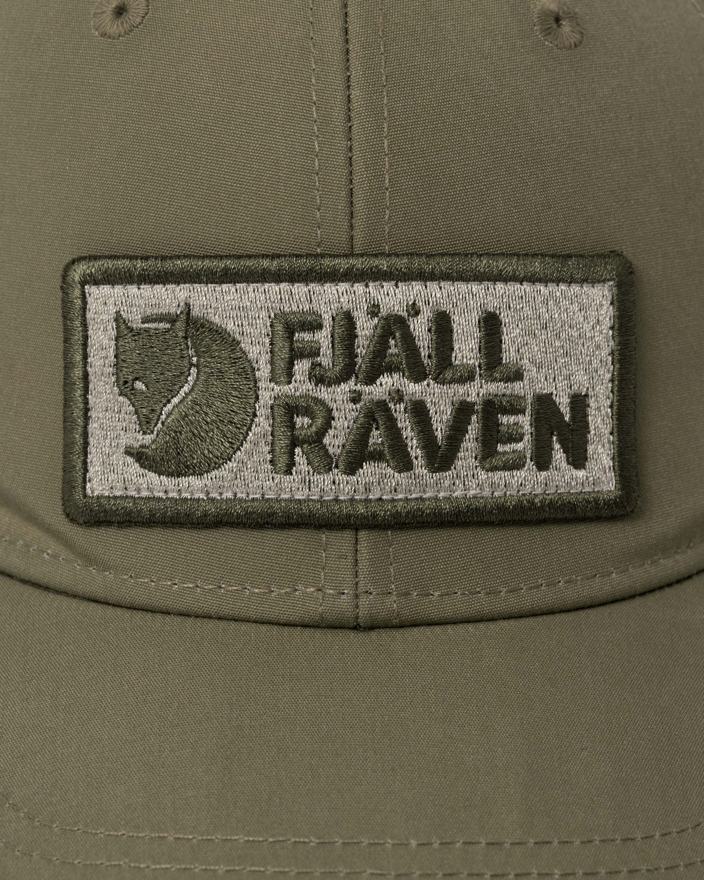Fjallraven Langtradarkeps Unisex Cap in Green 620