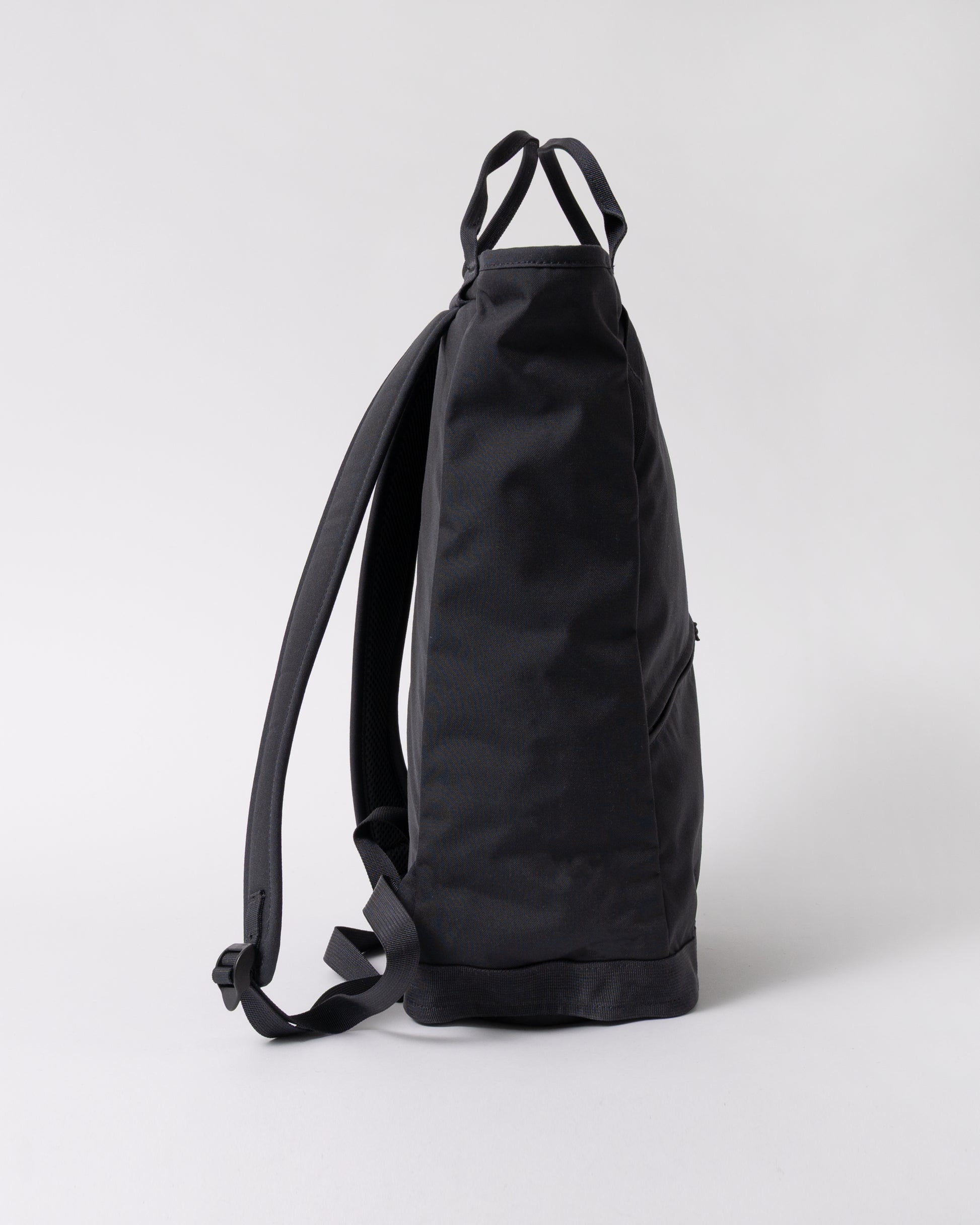 side of Fjallraven Vardag 22L Unisex Totepack in Coal Black 037