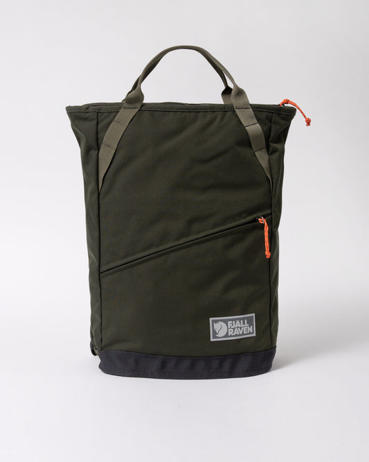 front of a Fjallraven Vardag 22L Unisex Totepack in Deep Forest 662