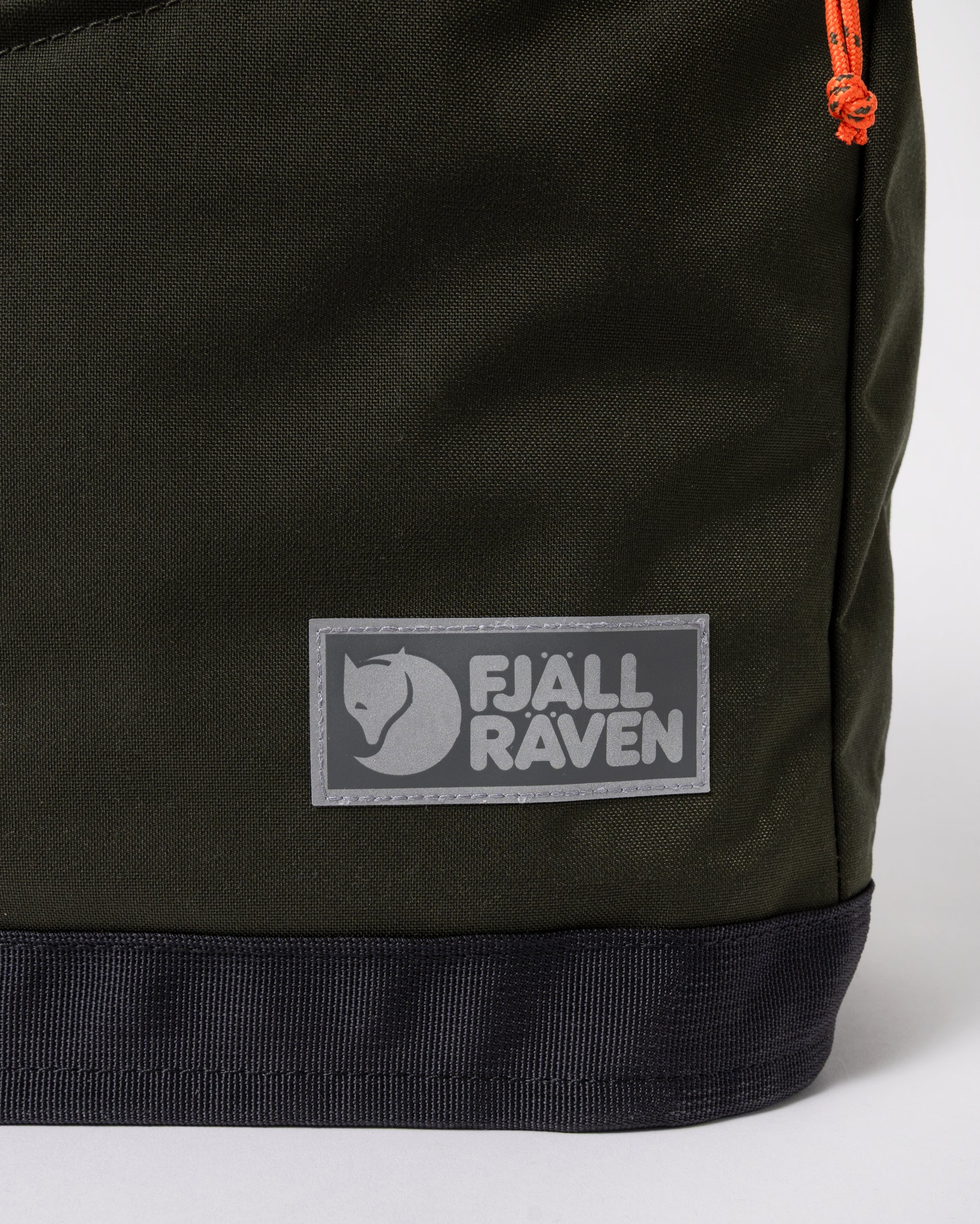 logo detail of a Fjallraven Vardag 22L Unisex Totepack in Deep Forest 662