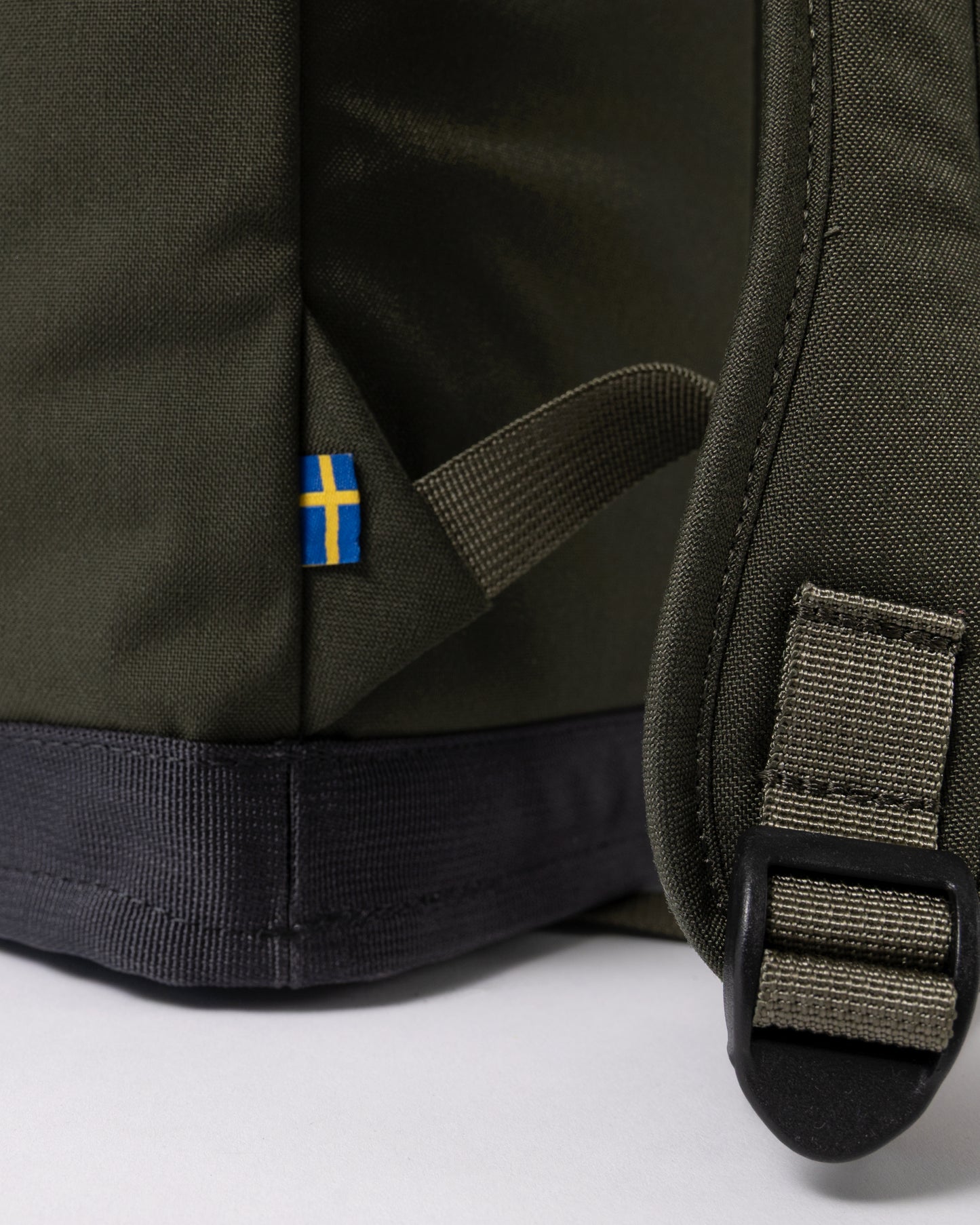 logo detail of a Fjallraven Vardag 22L Unisex Totepack in Deep Forest 662