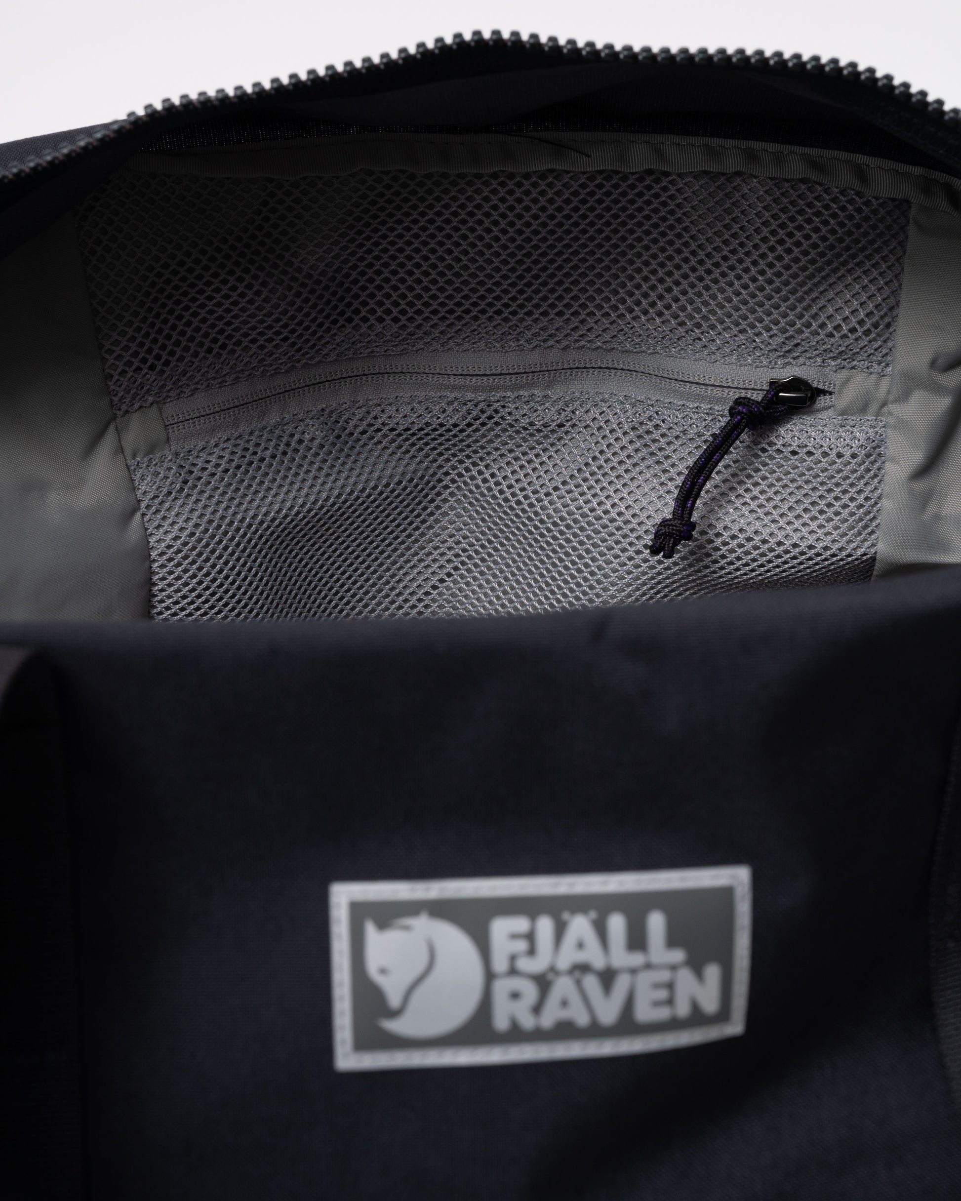 Fjallraven Vardag 33L Unisex Duffel Bag in Coal Black 037
