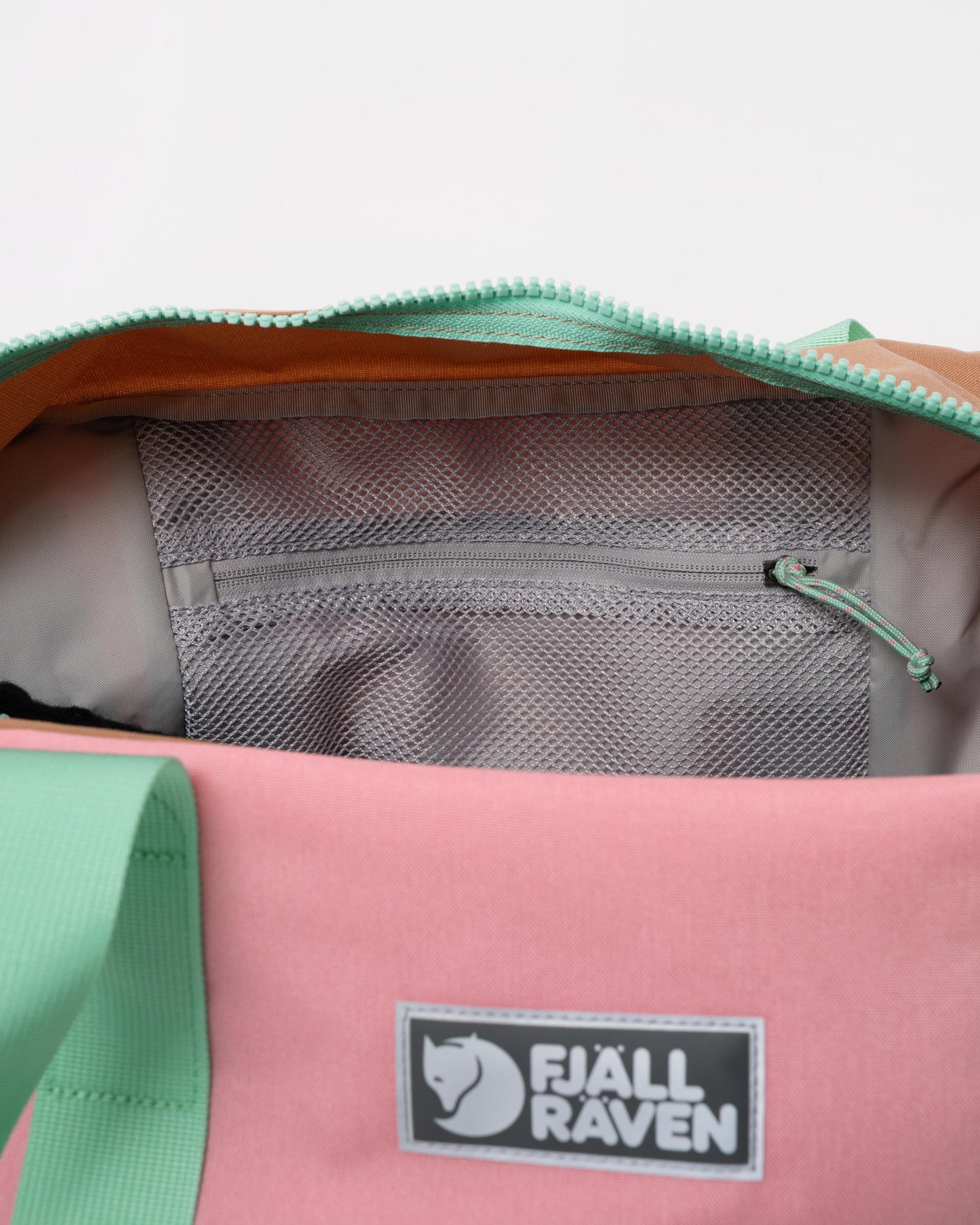 Fjallraven Vardag 33L Unisex Duffel Bag in Poppy Pink/Khaki Dust 354-228