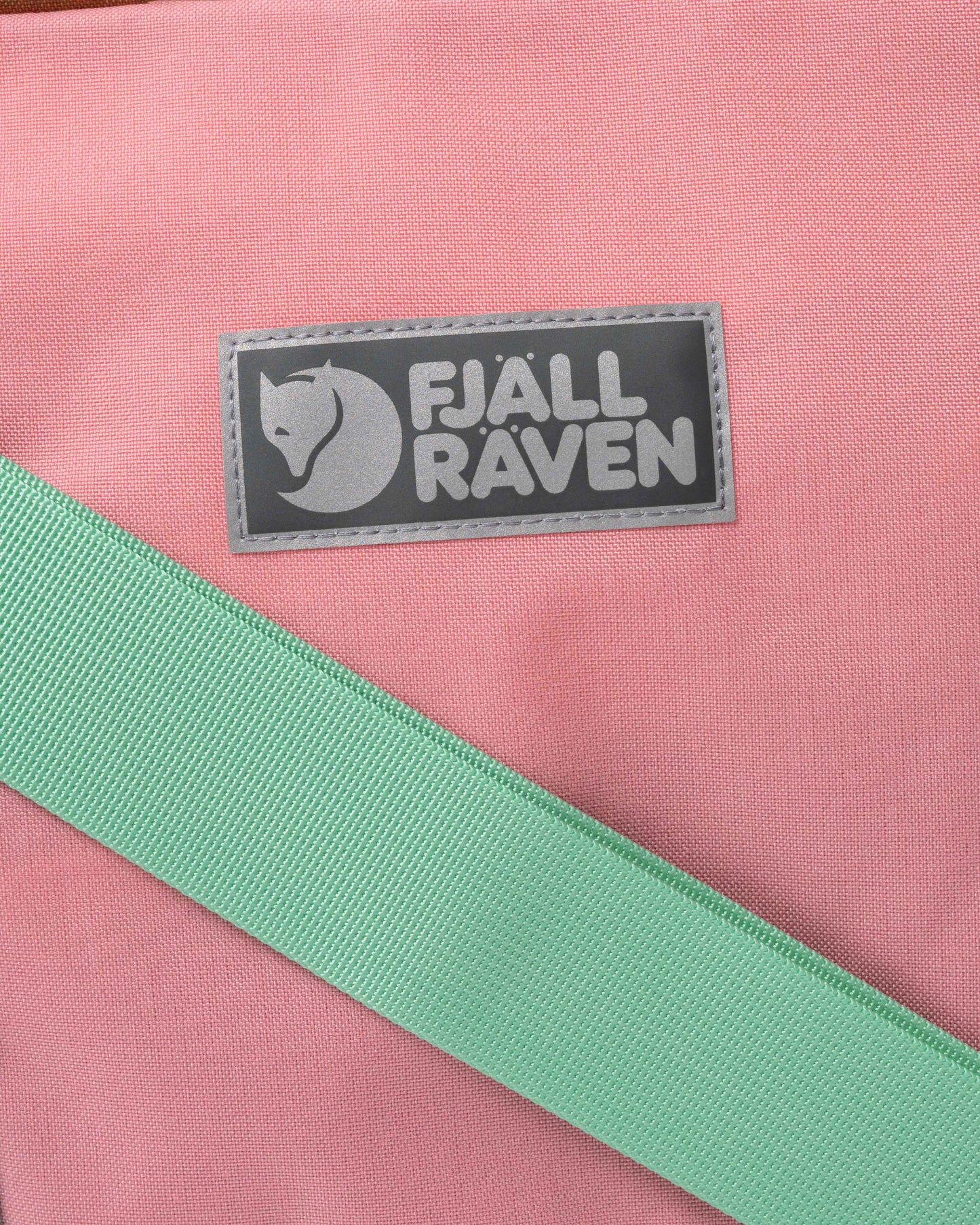 Fjallraven Vardag 33L Unisex Duffel Bag in Poppy Pink/Khaki Dust 354-228