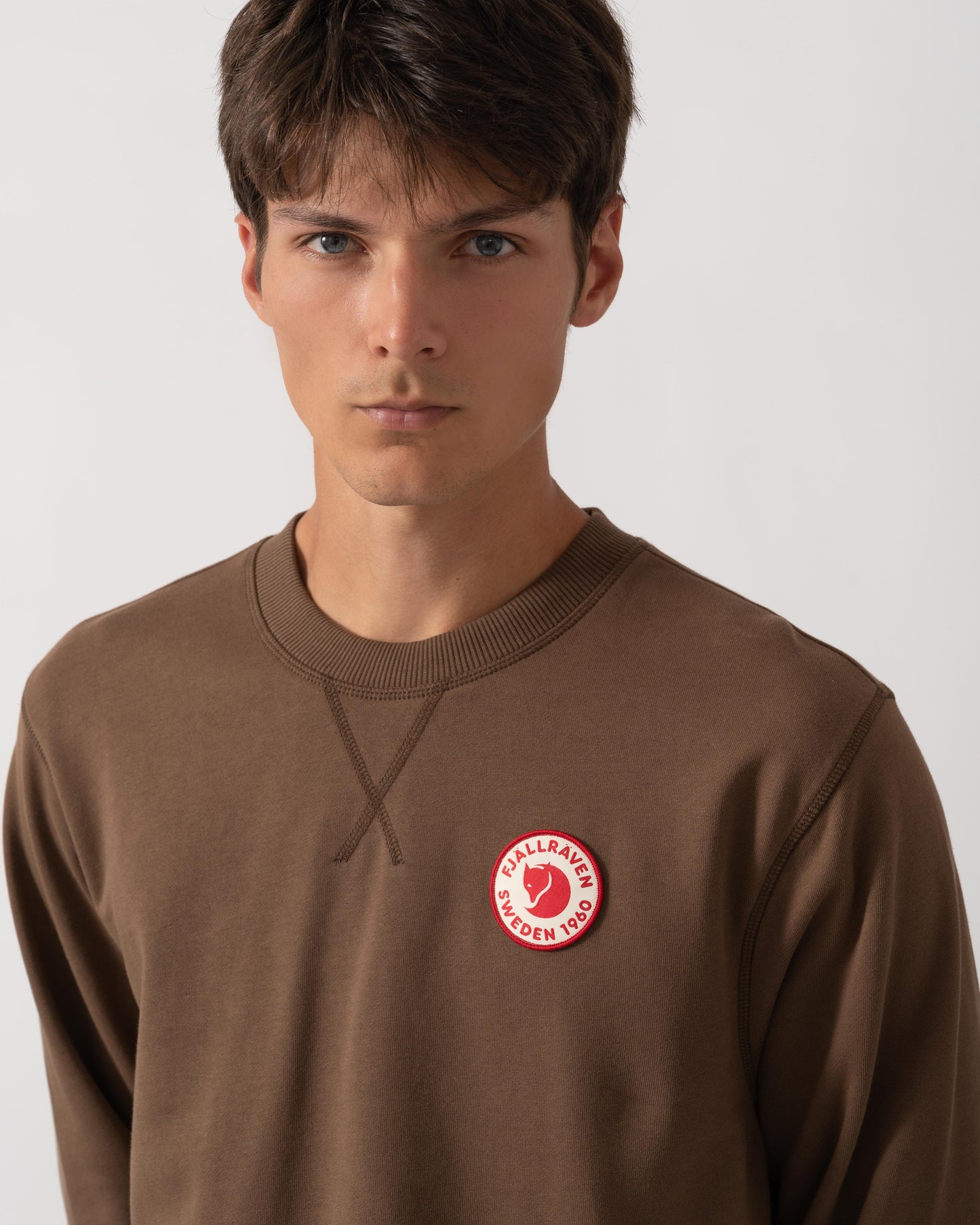 Fjallraven 1960 Logo Badge Mens Sweatshirt - Dark Oak 299 | CHO | Designer Mens Sweatshirts
