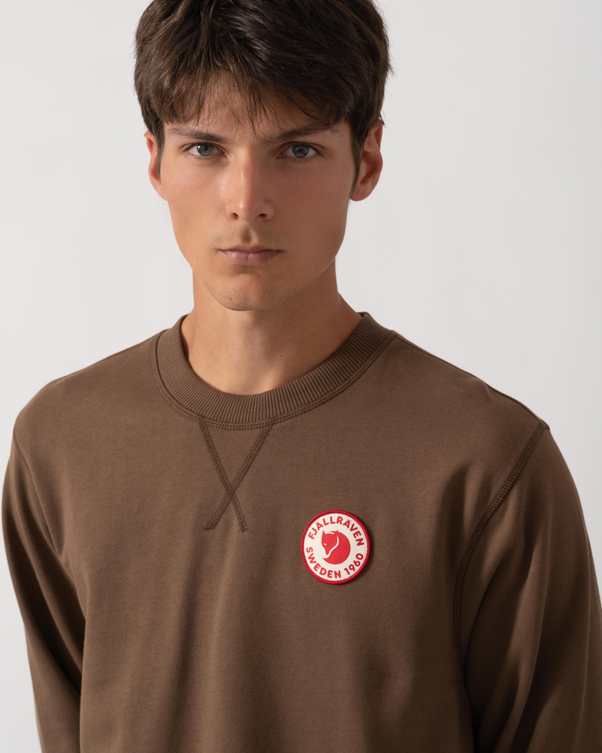 Fjallraven 1960 Logo Badge Mens Sweatshirt - Dark Oak 299 | CHO | Designer Mens Sweatshirts