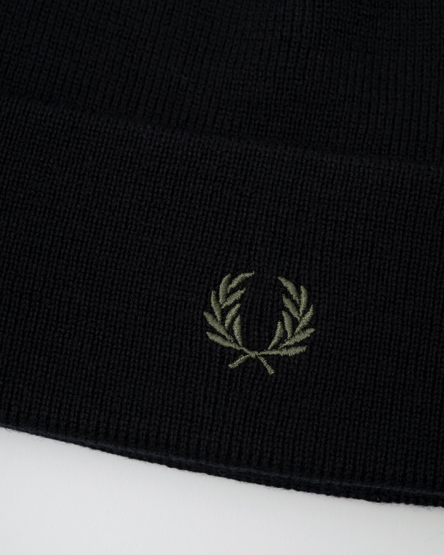 Fred Perry Mens Classic Beanie - Black/Laurel Wreath Green W90 - CHO - Designer Mens,Beanies