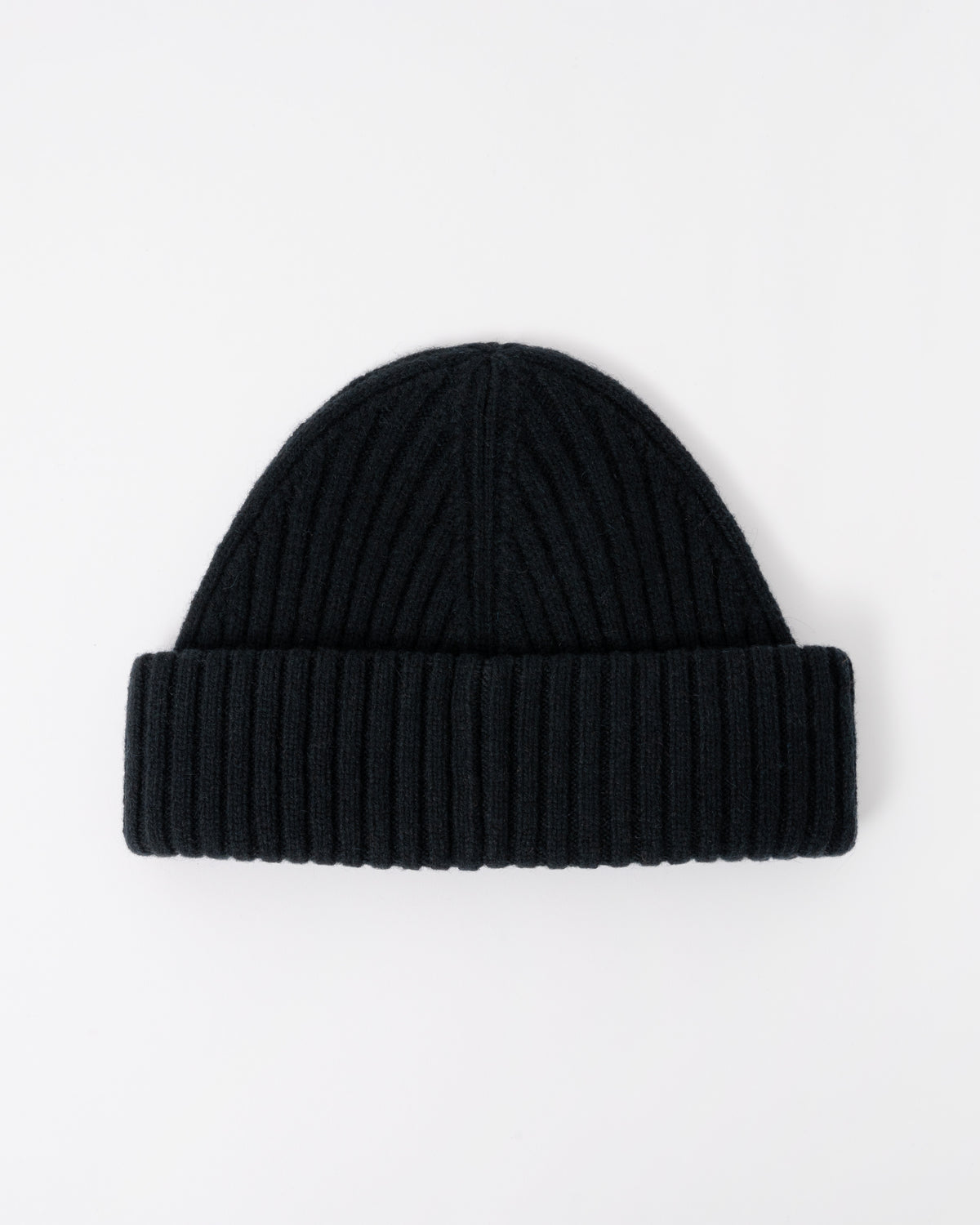 Back of the Fred Perry Mens Ribbed Wool Beanie - Black 102