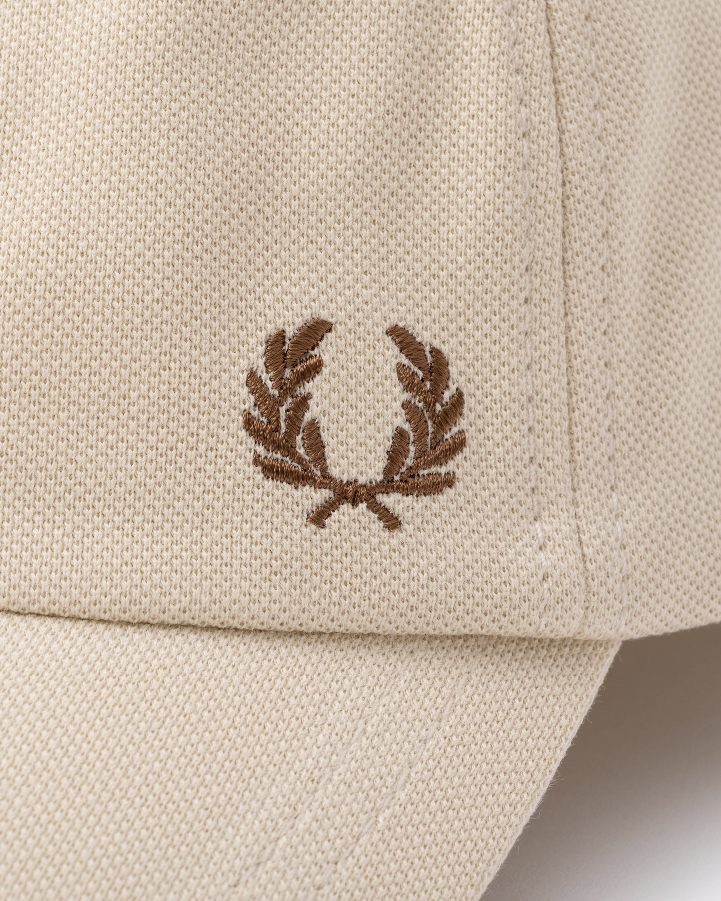 Fred Perry Classic Piqué Cap - Oatmeal/Shaded Stone S65