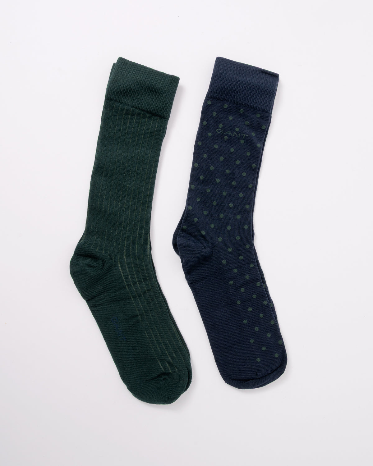 contents of GANT Mens Dot And Rib 2-Pack Sock Gift Box - 433 Evening Blue