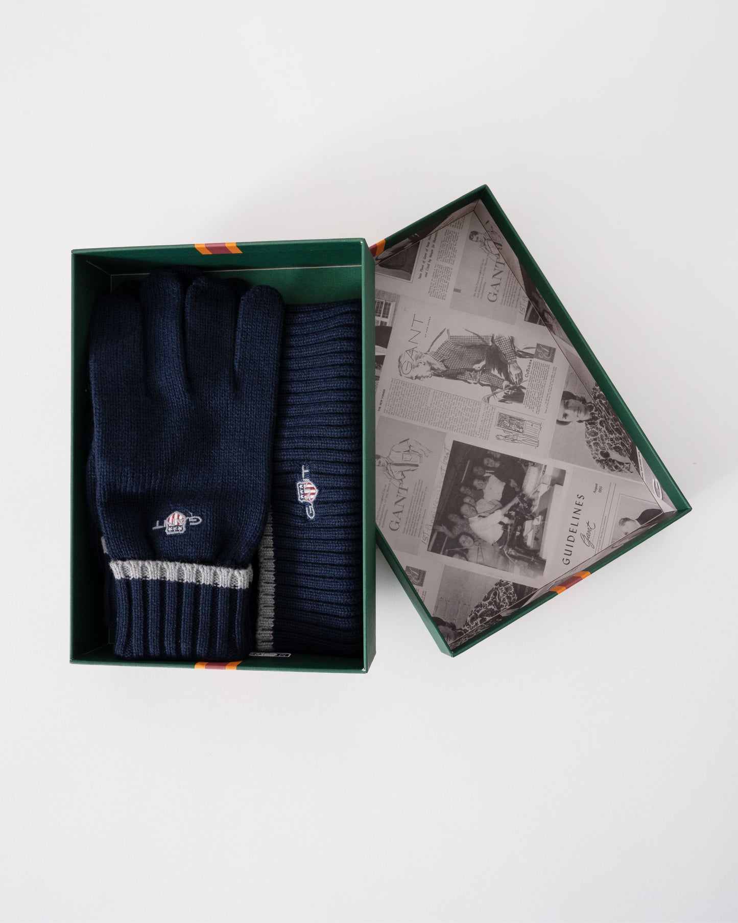 GANT Essential Beanie & Gloves Set - 410 Marine