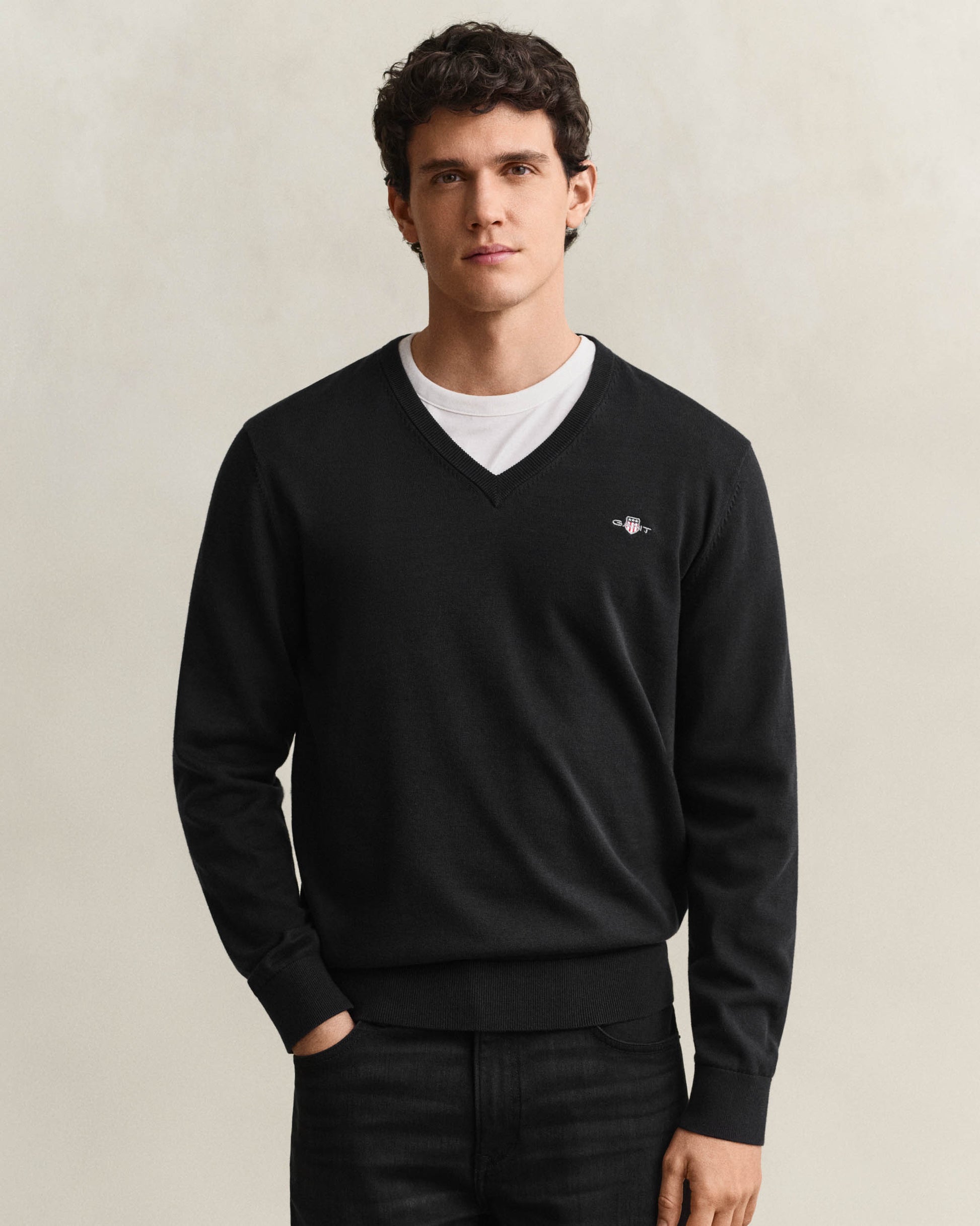 GANT Mens Classic Cotton Shield Logo V - Neck Jumper - 5 Black | CHO | Designer Mens V - Neck Jumpers