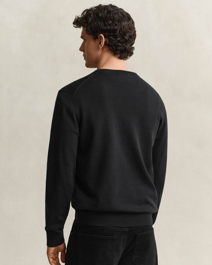 GANT Mens Classic Cotton Shield Logo V - Neck Jumper - 5 Black | CHO | Designer Mens V - Neck Jumpers
