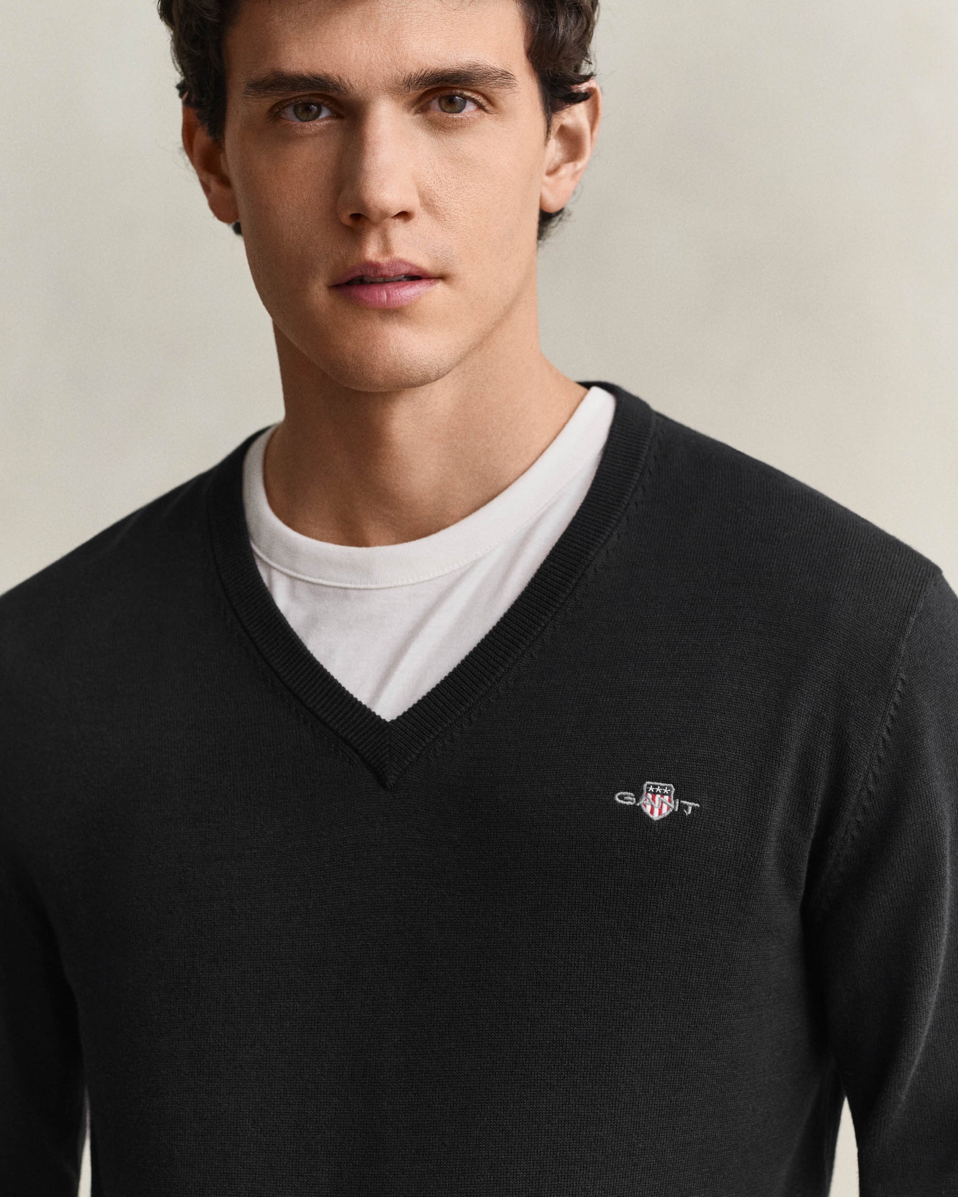GANT Mens Classic Cotton Shield Logo V - Neck Jumper - 5 Black | CHO | Designer Mens V - Neck Jumpers