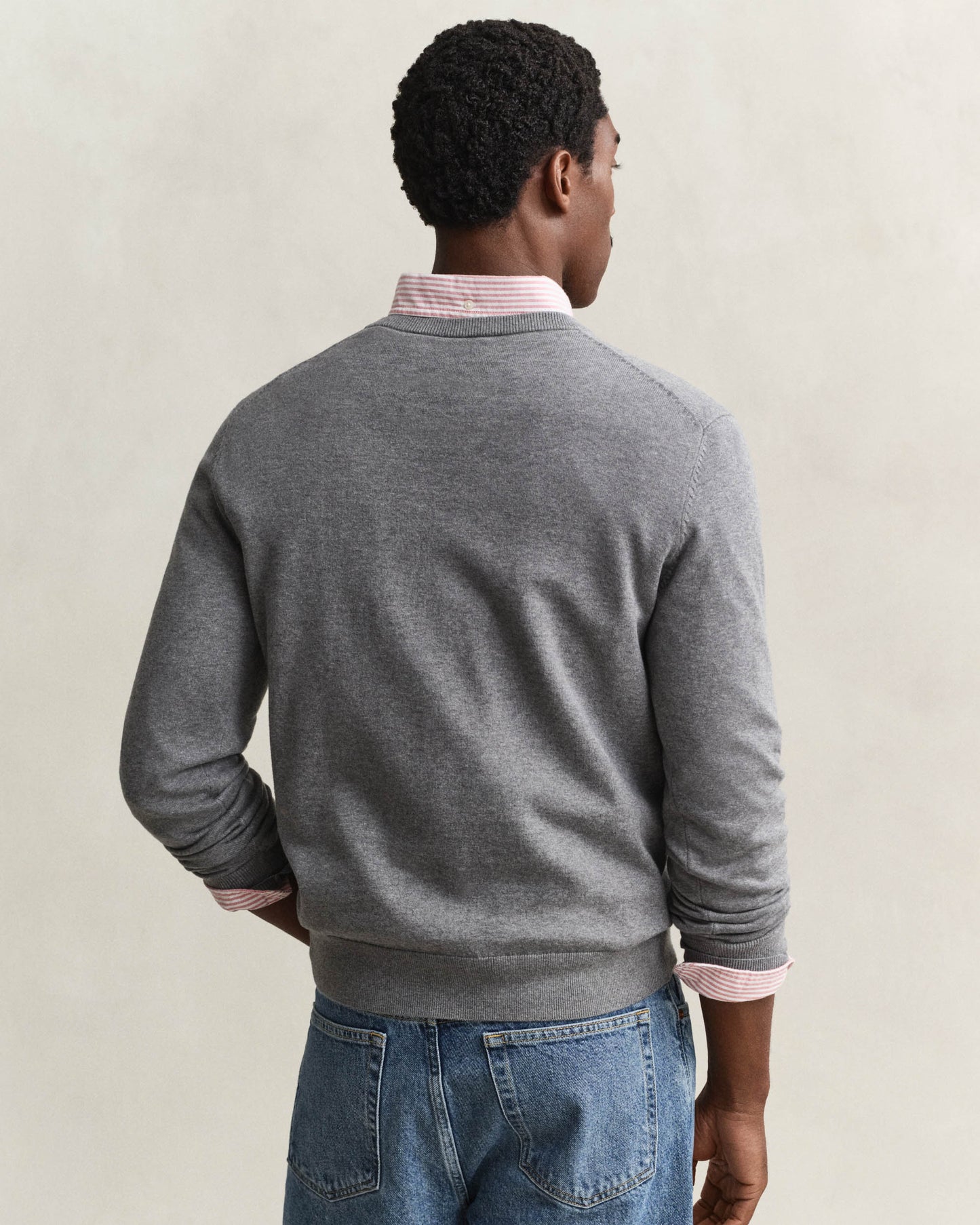 GANT Mens Classic Cotton Shield Logo V-Neck Jumper - 92 Dark Grey Melange