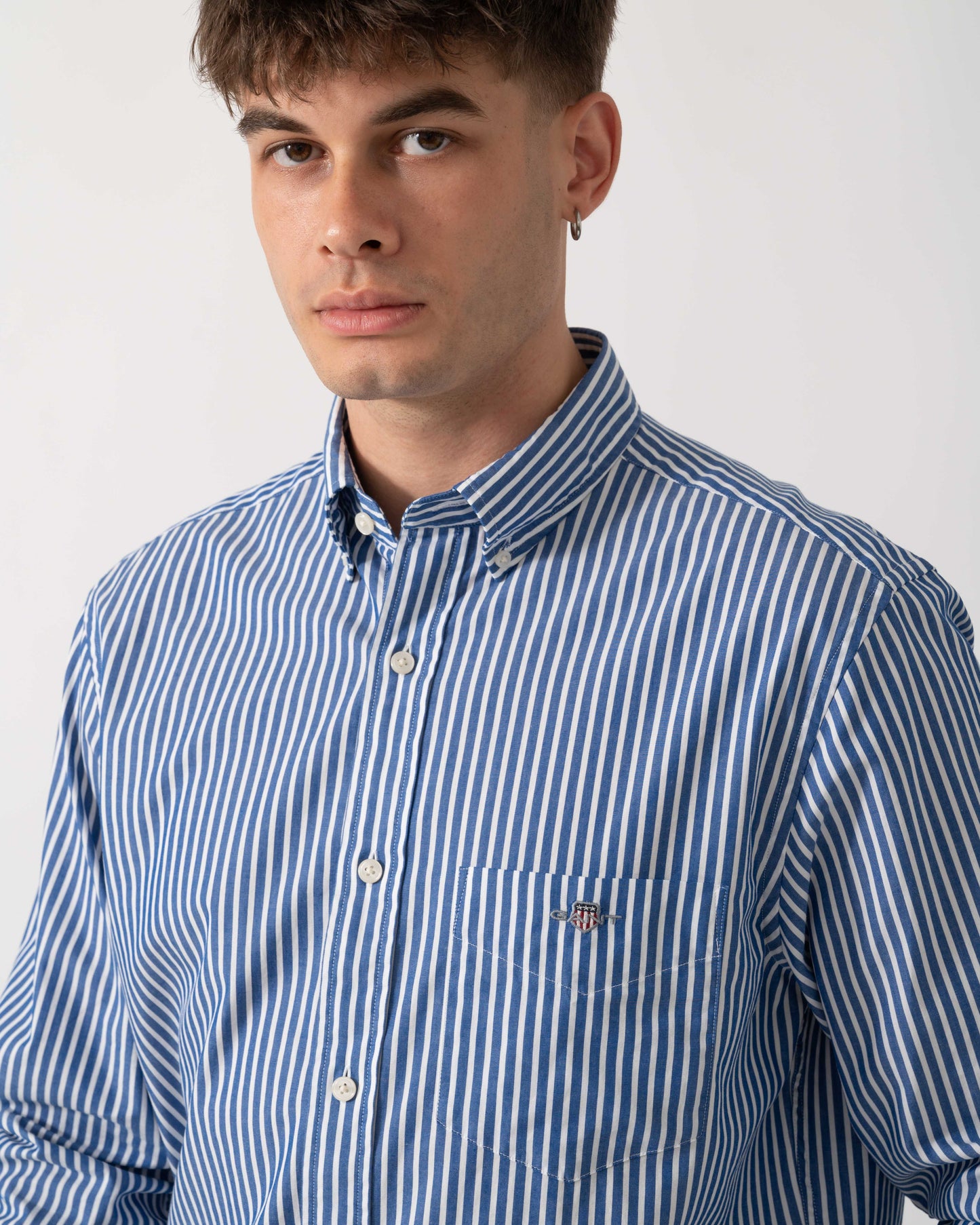 GANT Mens Regular Fit Long Sleeve Poplin Stripe Shirt in 436 College Blue detail