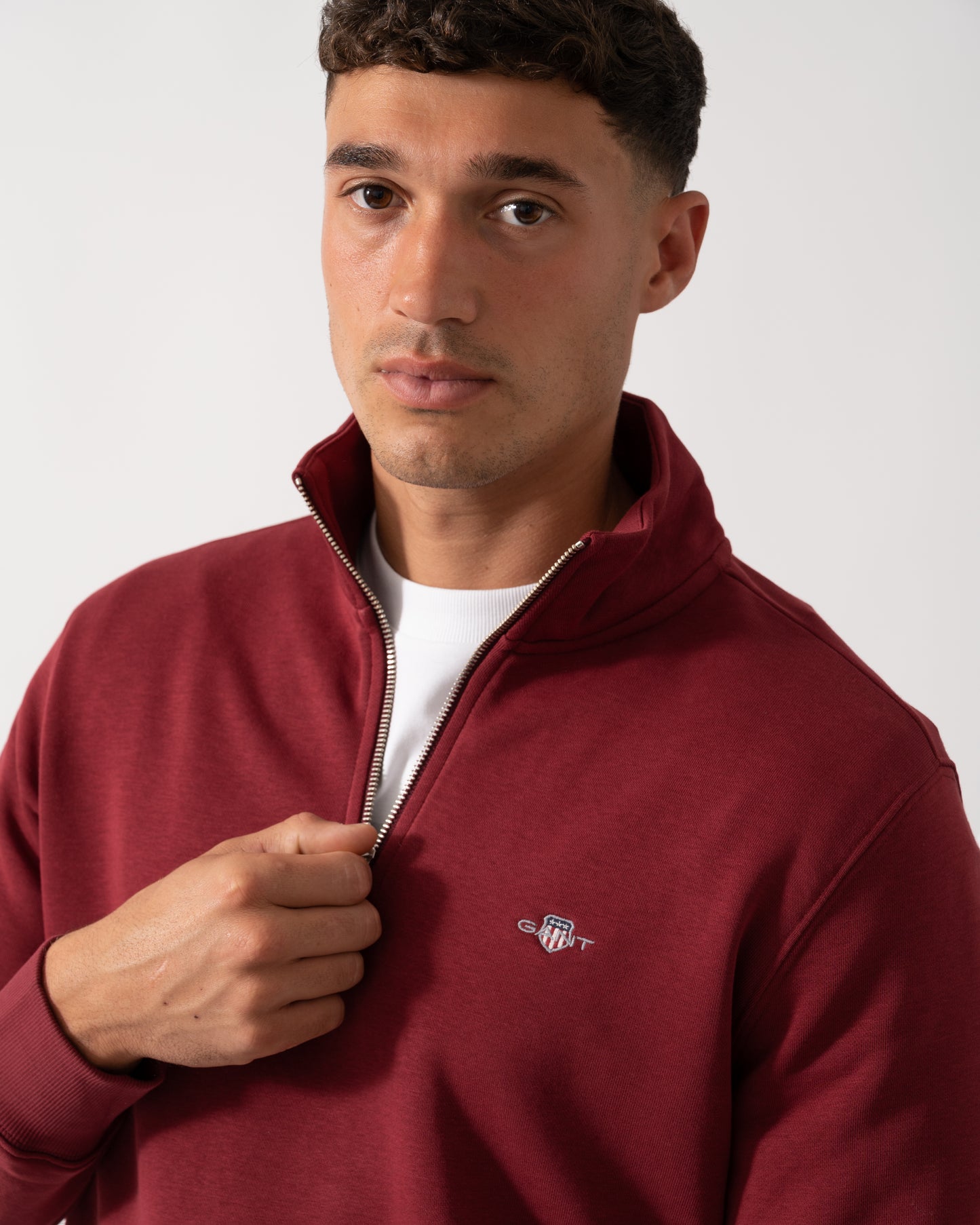 GANT Mens Regular Fit Shield Logo Half Zip Sweatshirt - 604 Plumped Red