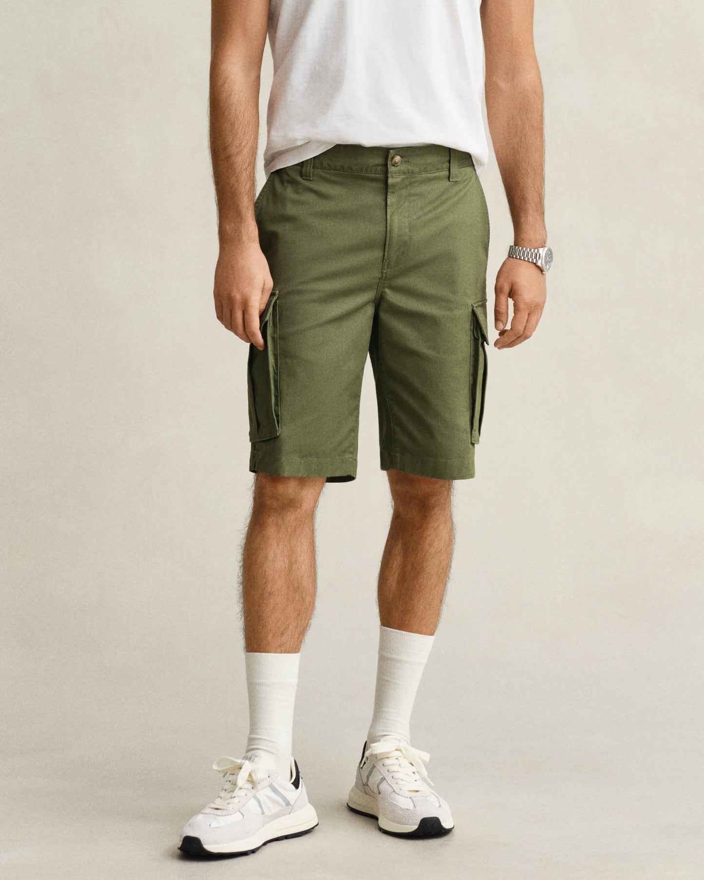 GANT Mens Regular Fit Classic Cargo Shorts - 379 Dry Herb Green