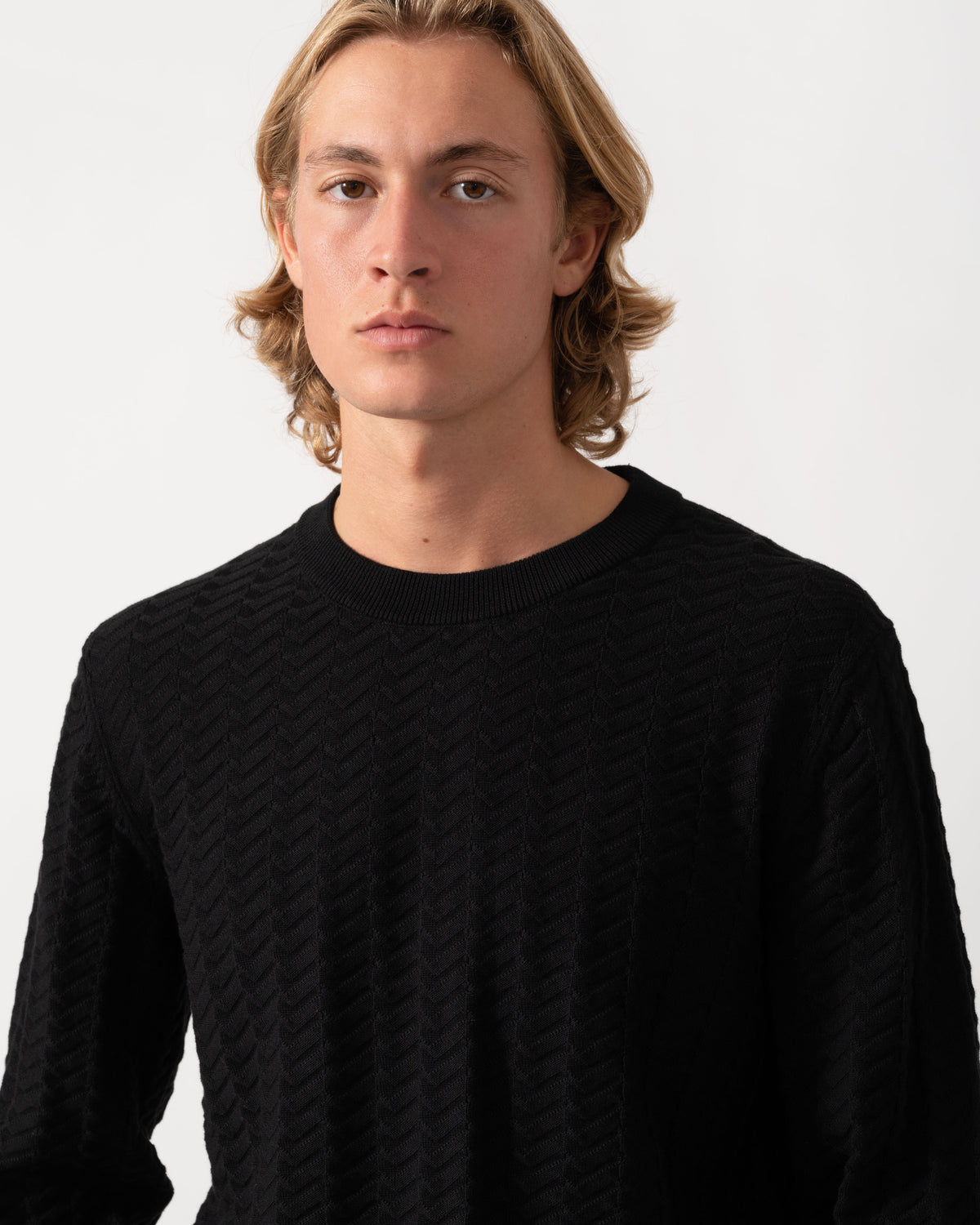 Close up of the HUGO Simond Mens Crew Neck Jumper - Black 001