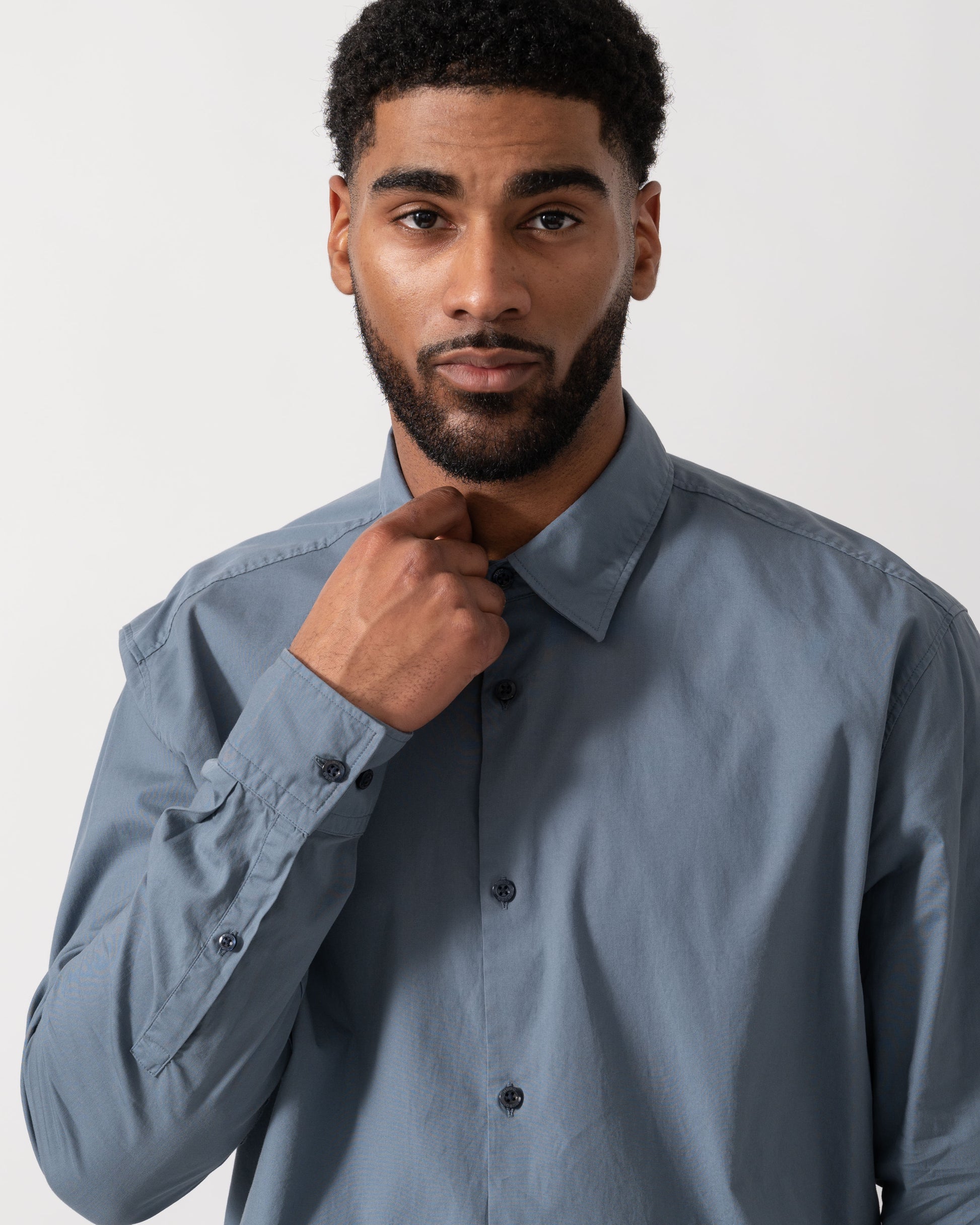 Model wearing HUGO Ermo Slim-Fit Shirt in Stretch-Cotton Canvas in Open Blue 496 - detail