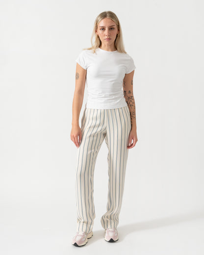 Model wearing the Samsoe & Samsoe Hoys Straight Aop Womens Pants